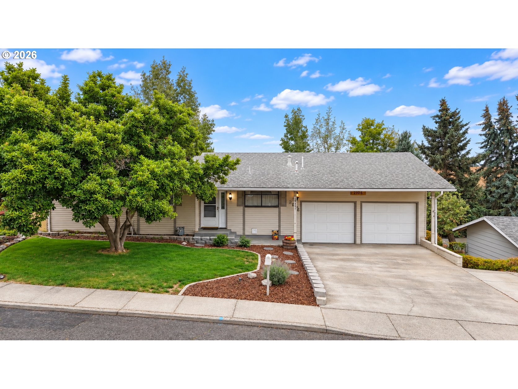 2106 SW Nye Ave, Pendleton, OR 97801 — photo 2