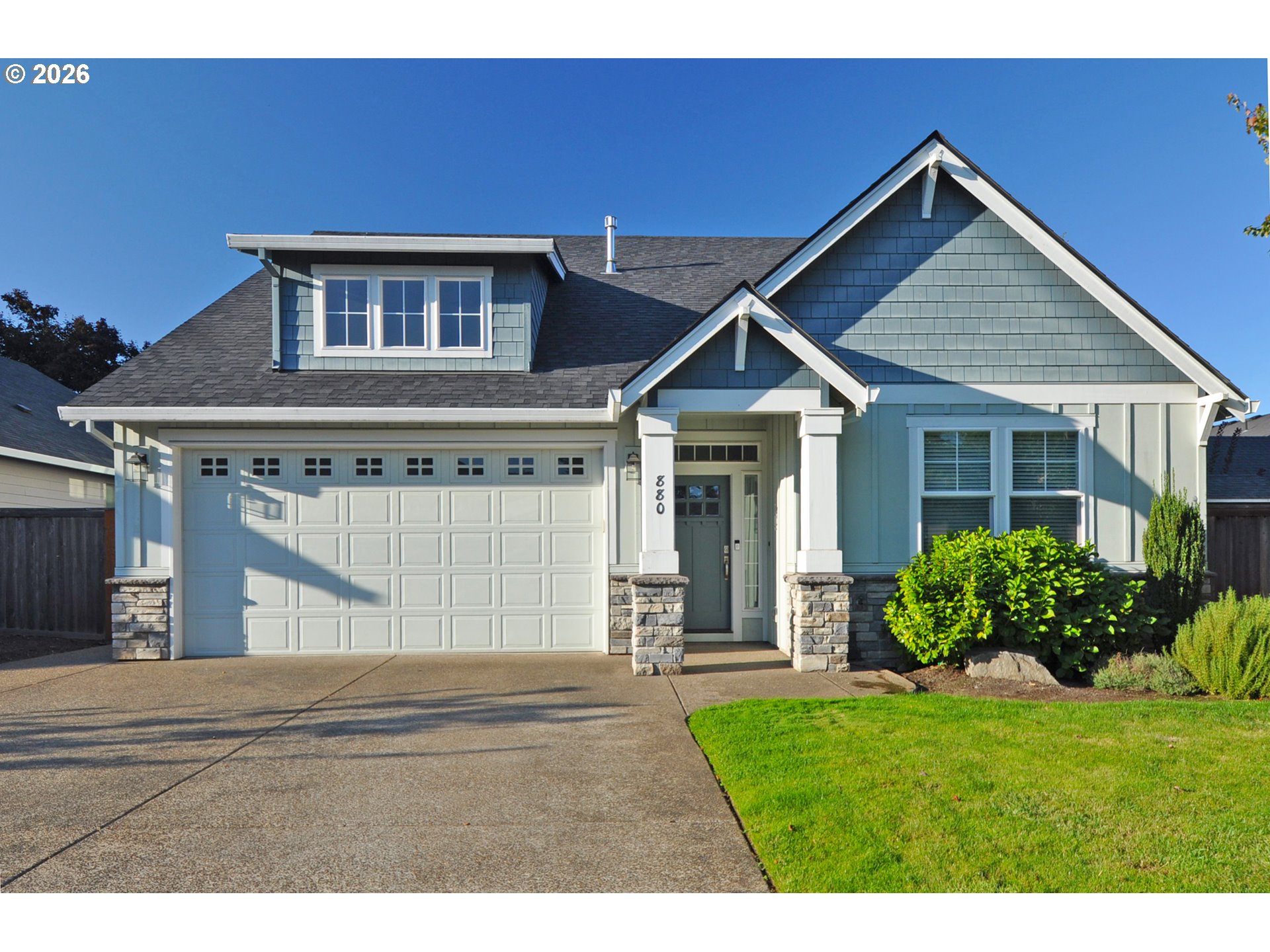 880 Caitlyn Pl — photo