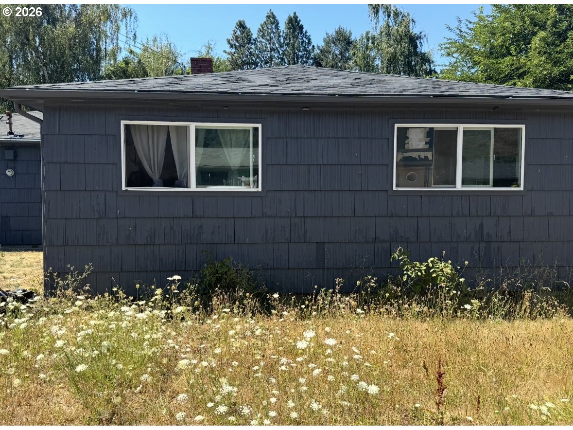 621 Irving Dr — photo