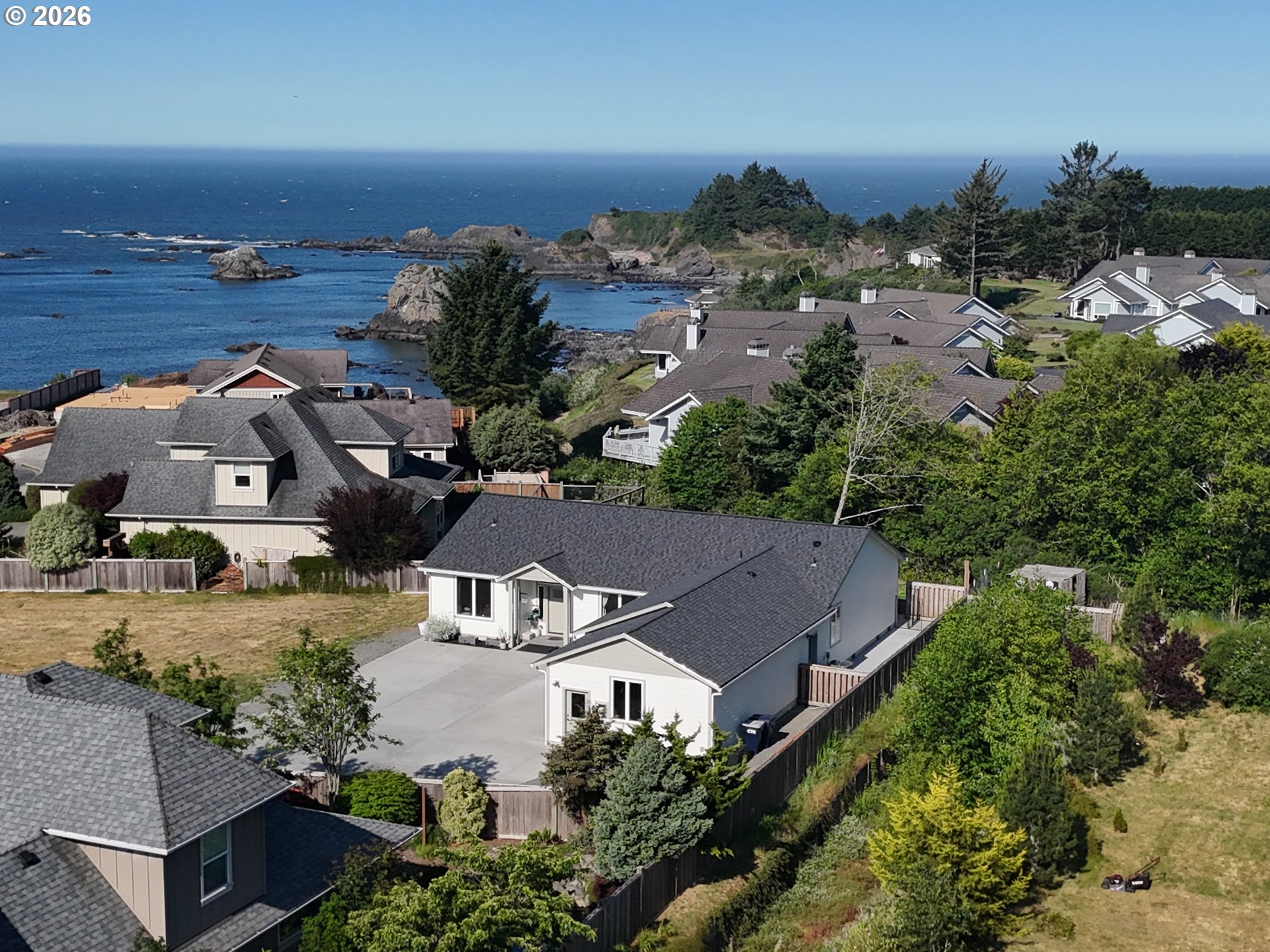 7205 Edge Cliff Dr — photo