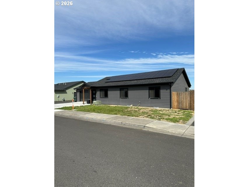 127 SW Nye Ave, Pendleton, OR 97801 — photo 2