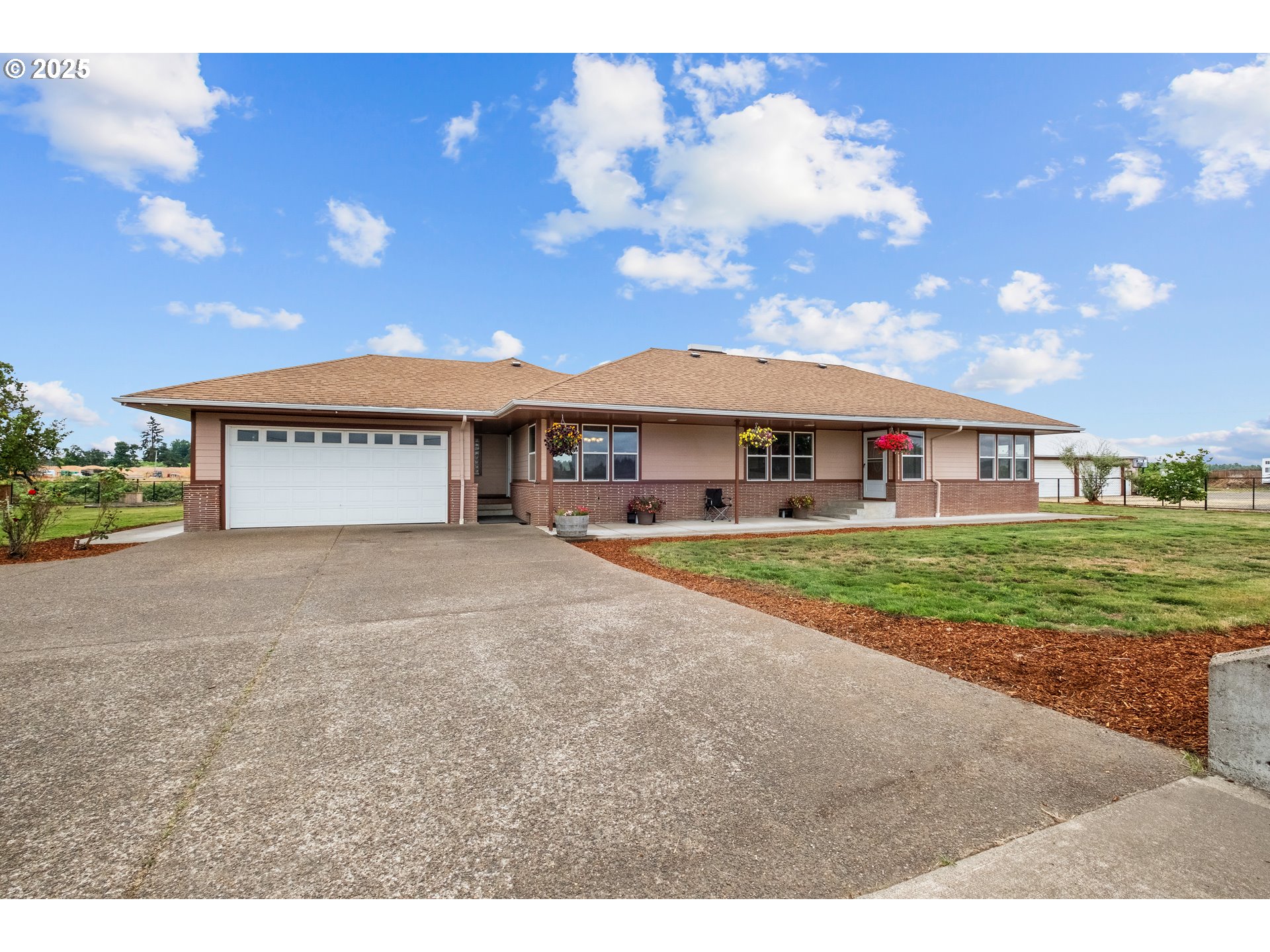 8758 Stayton Rd — photo