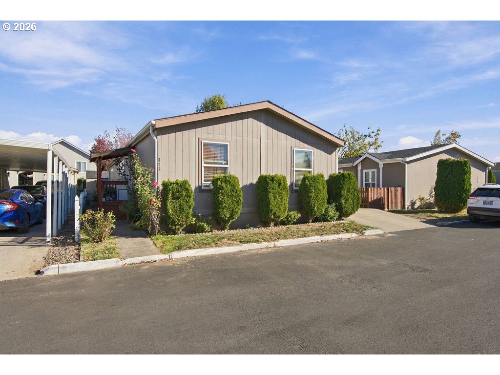 823 SW Williamsburg Way — photo