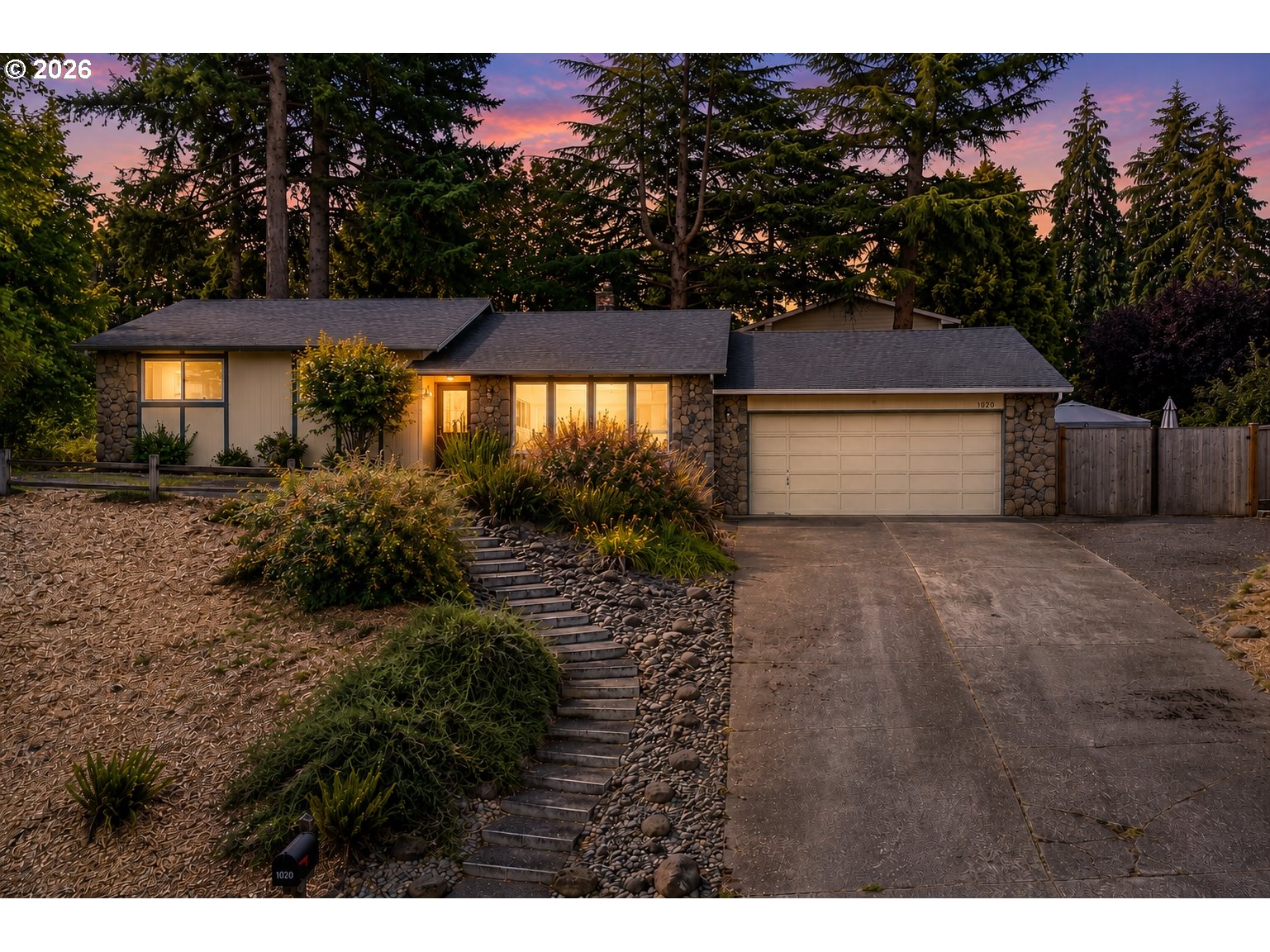 1020 Windemere Dr NW — photo