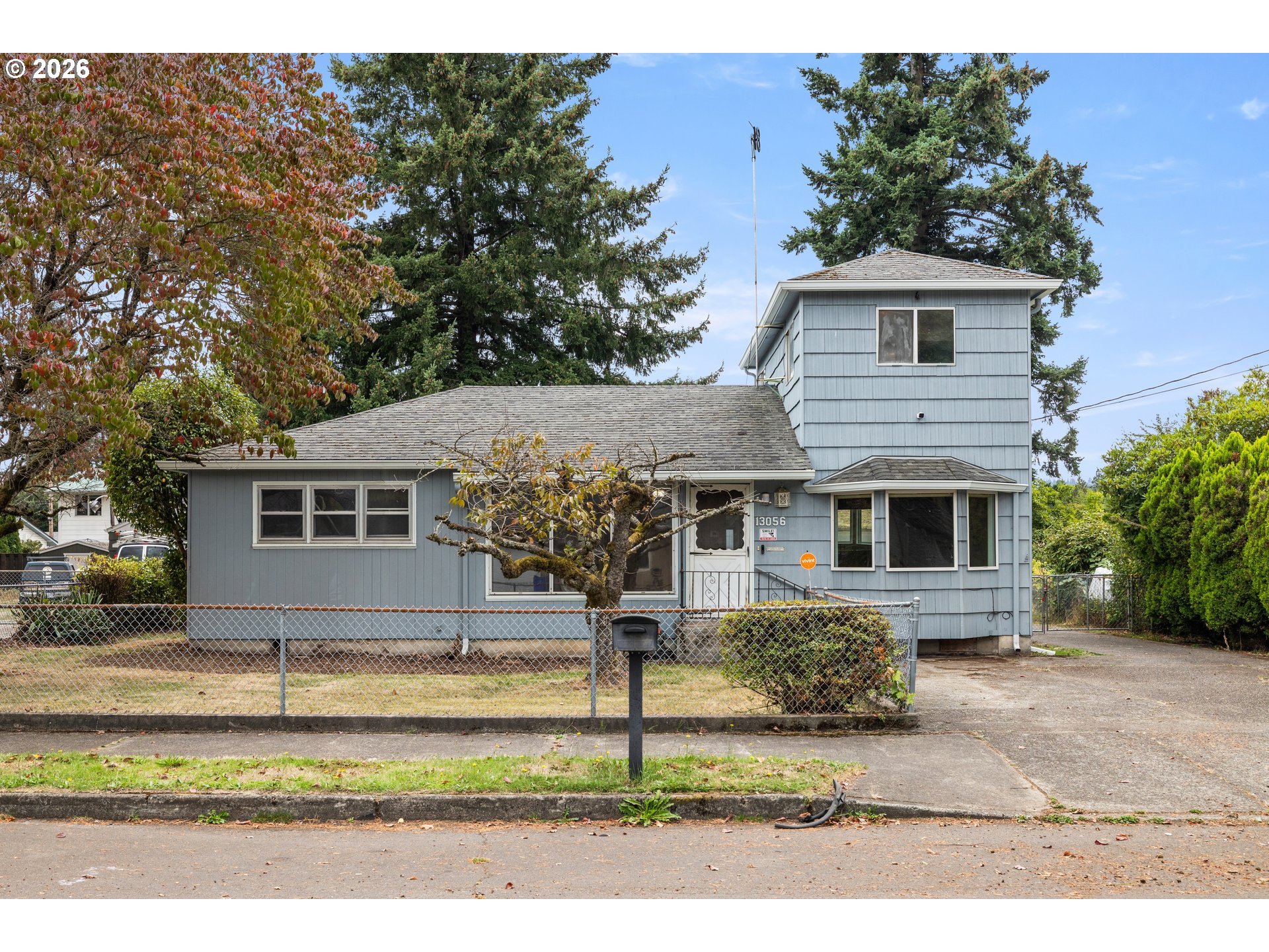 13056 SE Center St — photo
