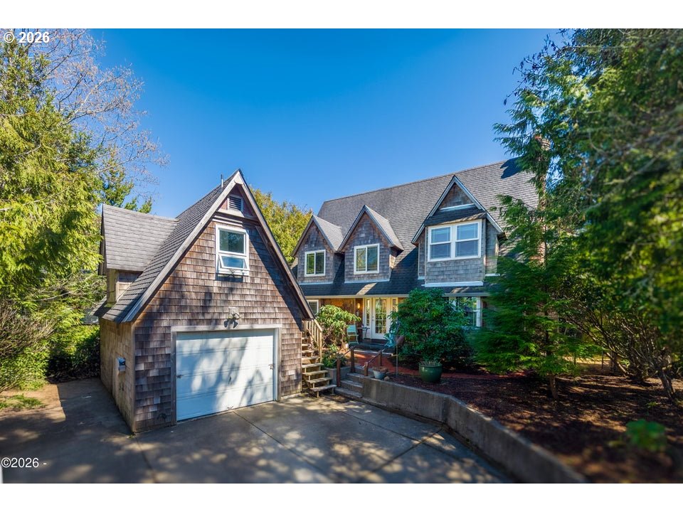 5460 Palisades Dr — photo