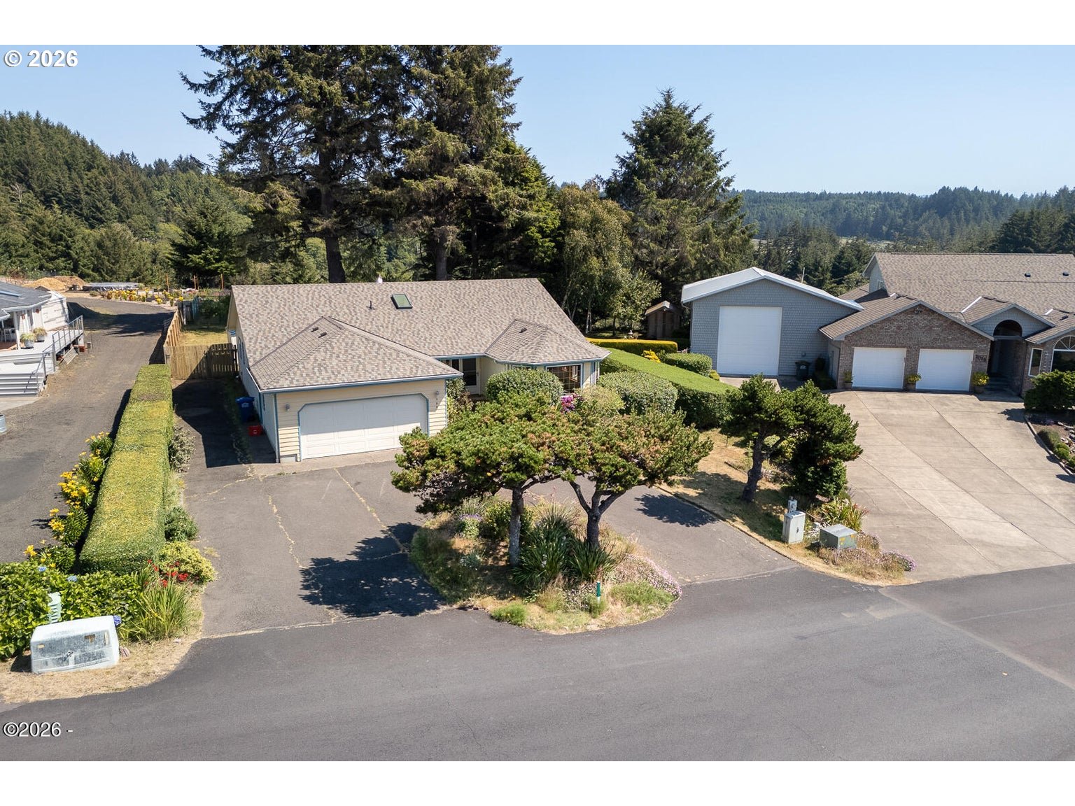 989 NW Estate Dr — photo