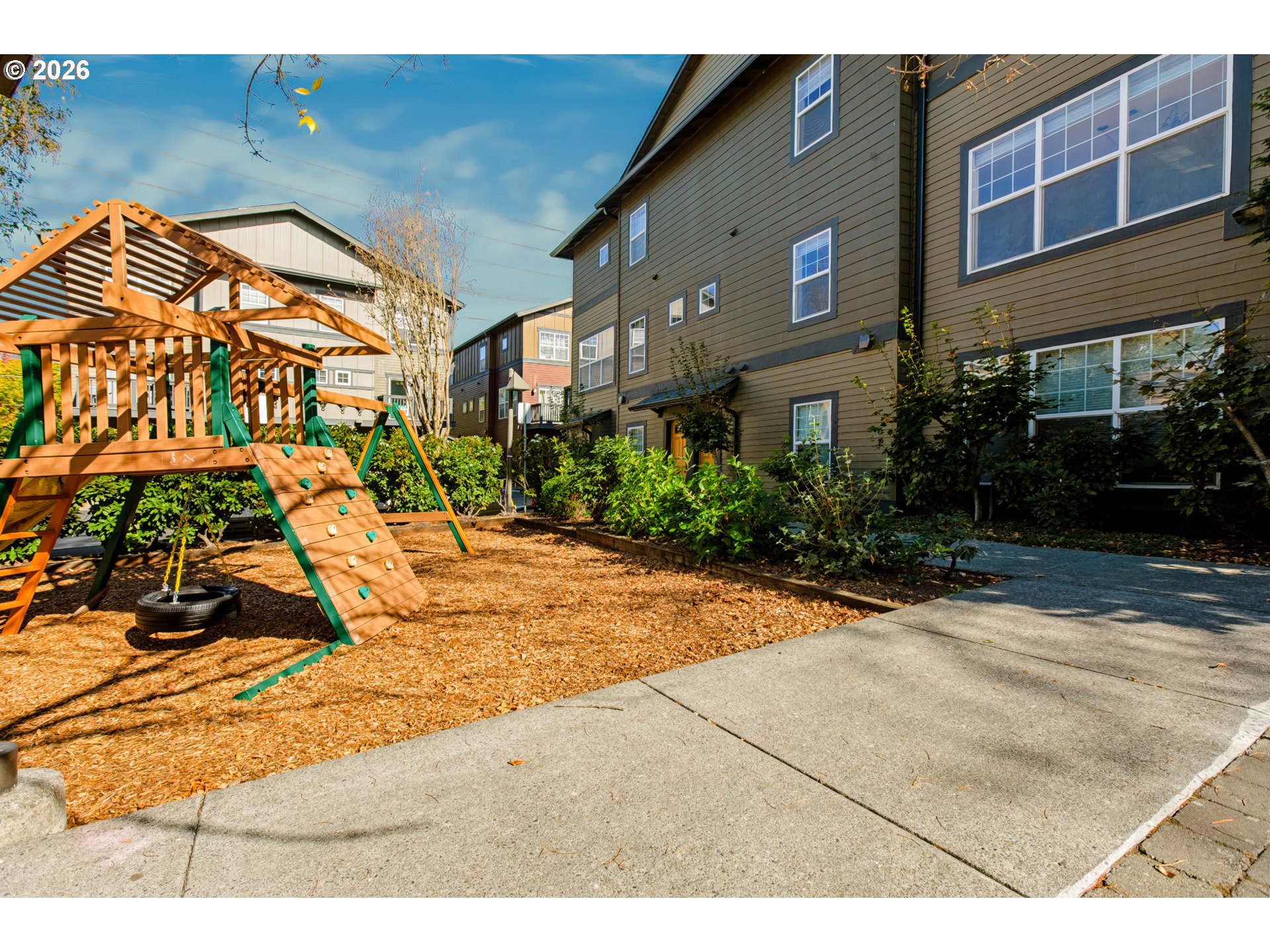 1090 SW 170th Ave Unit 201 — photo