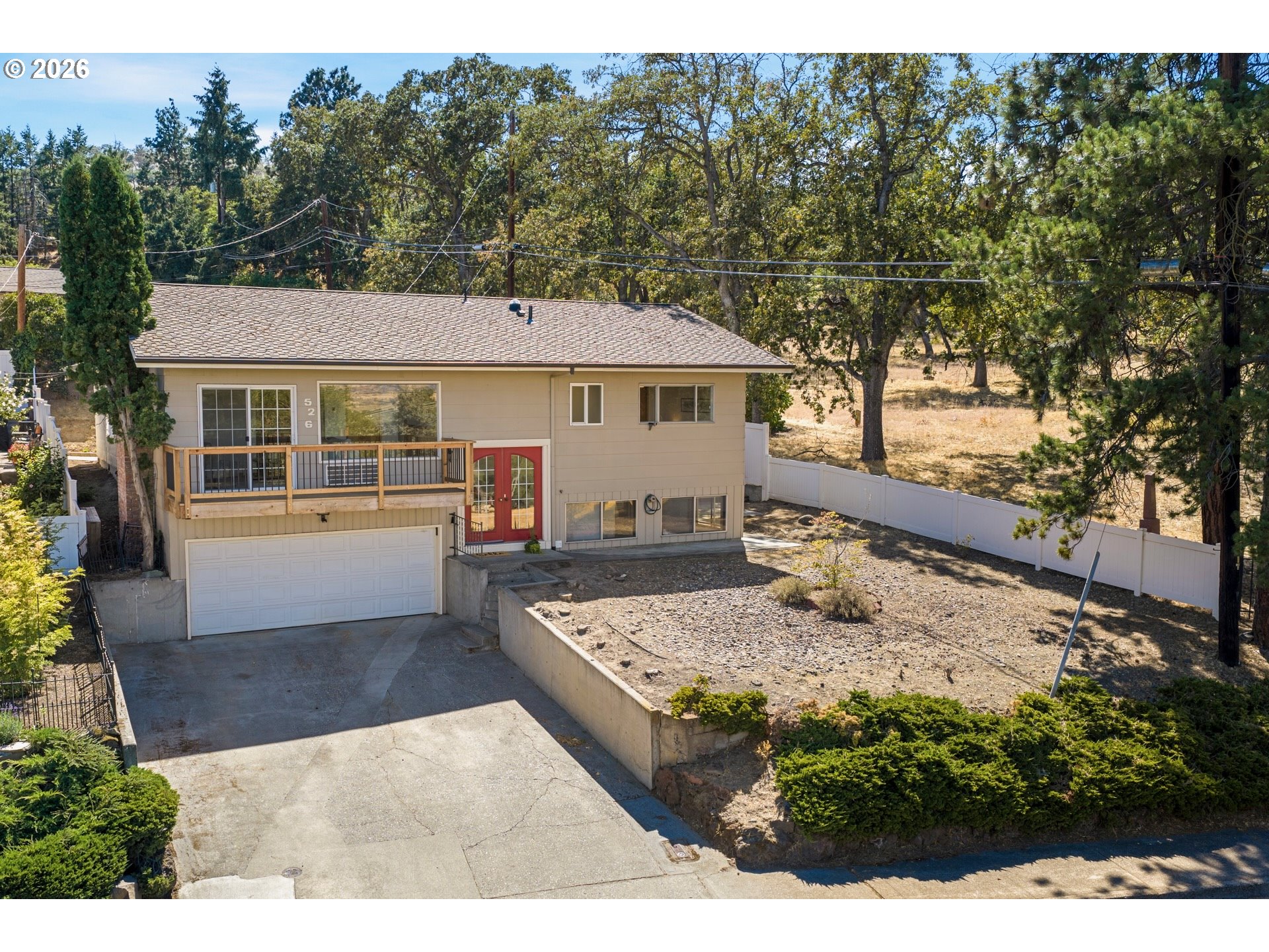 526 E Scenic Dr — photo