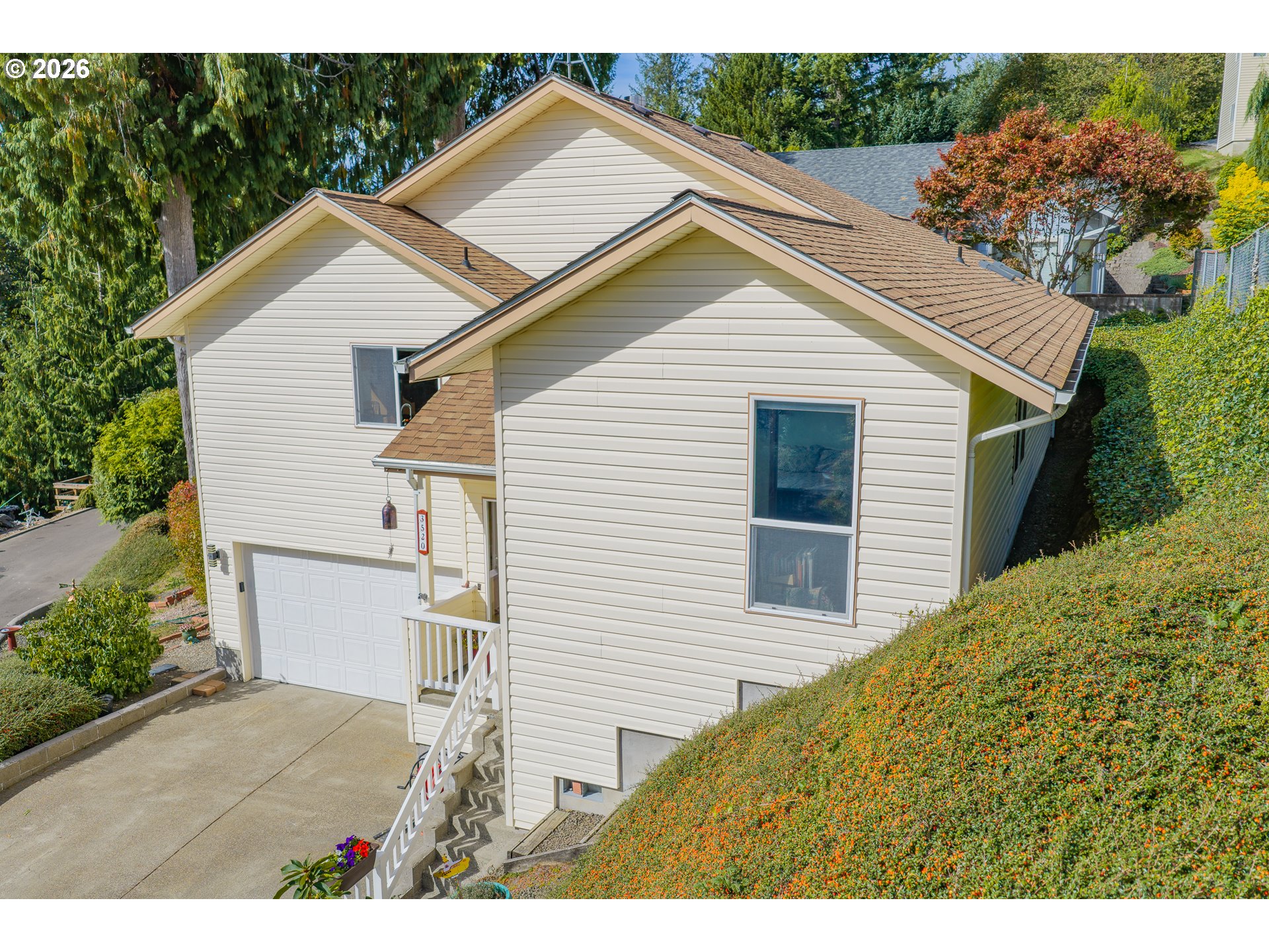3520 Ocean View Dr — photo