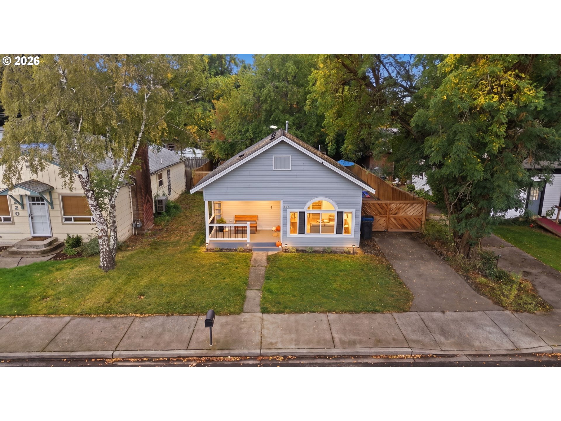 218 E Collins St — photo