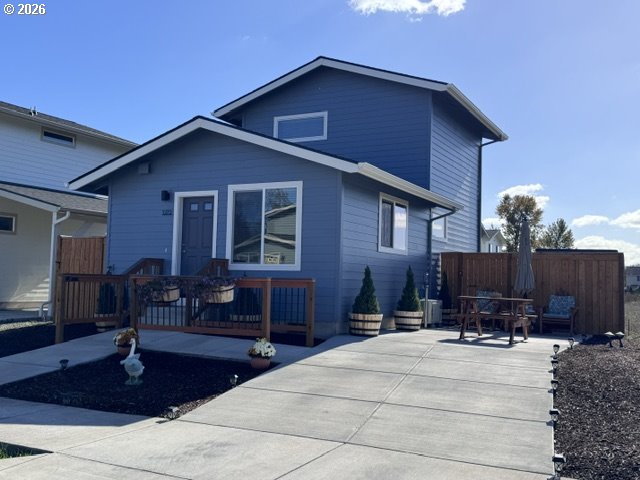 5272 Forest Ln, Eugene, OR 97402 — photo 2