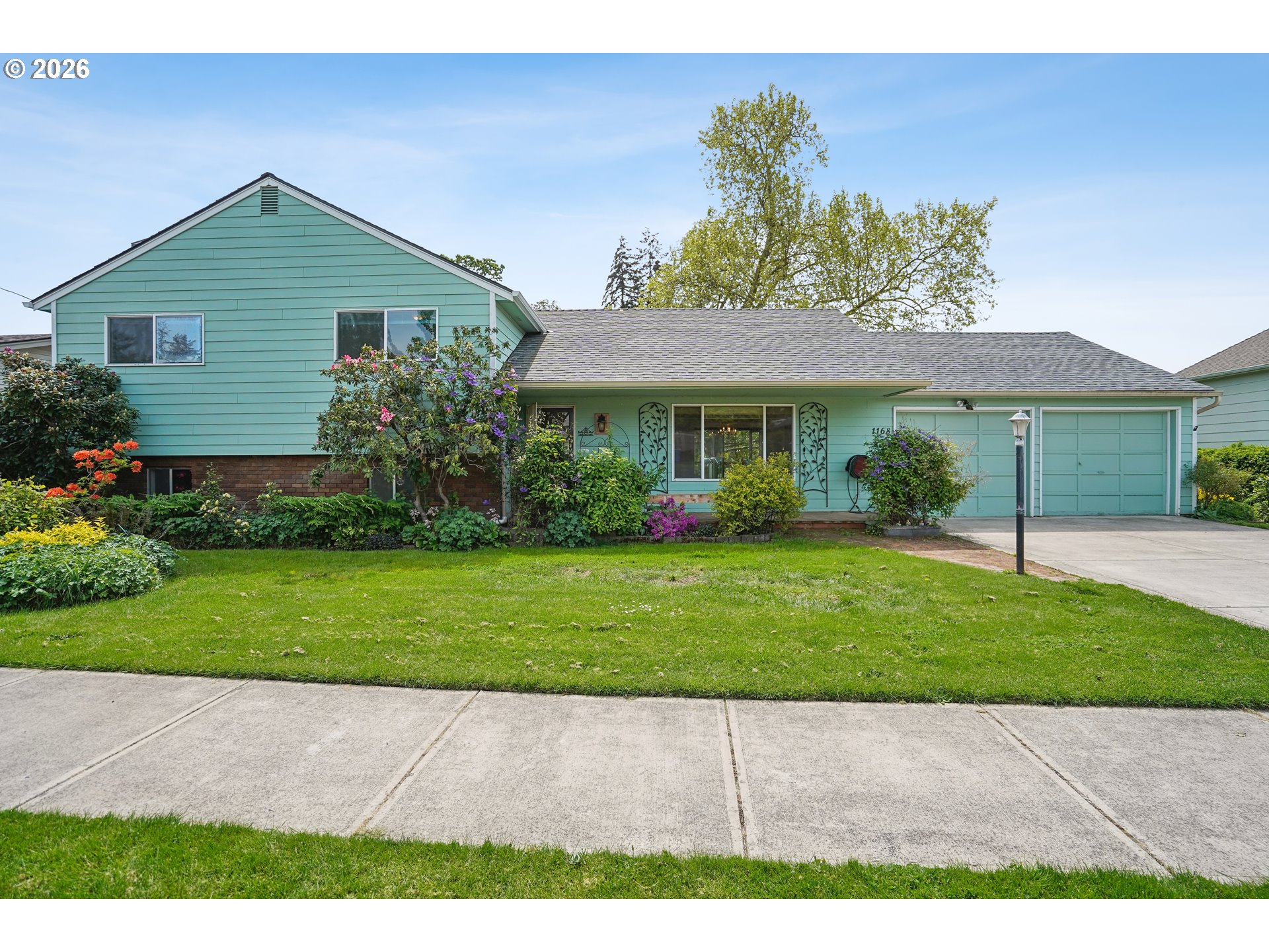 1168 Marigold St NE — photo