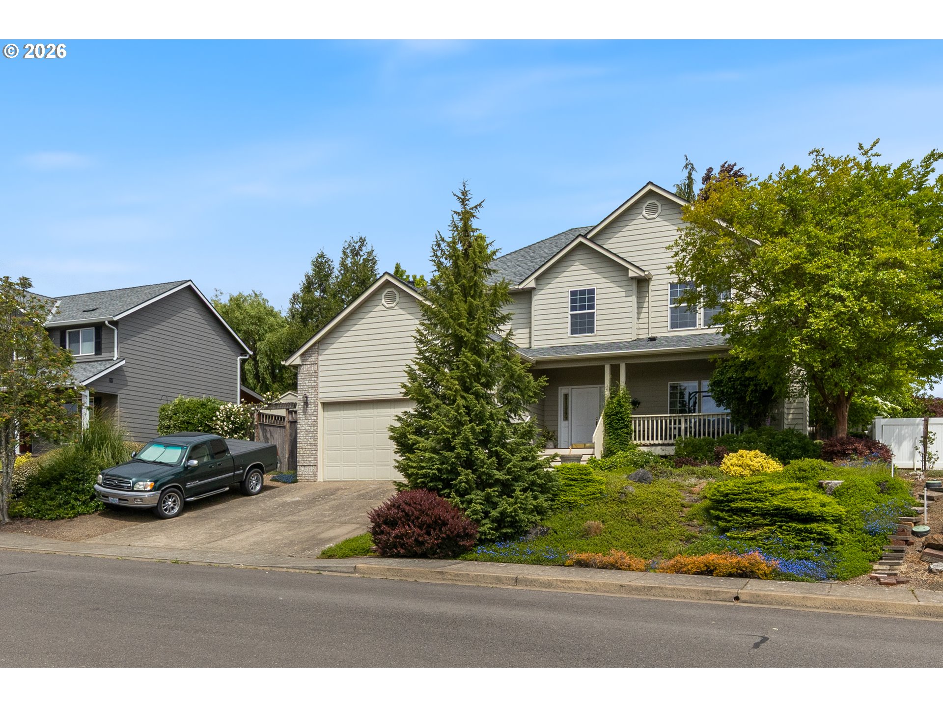 310 NW Foxglove St — photo