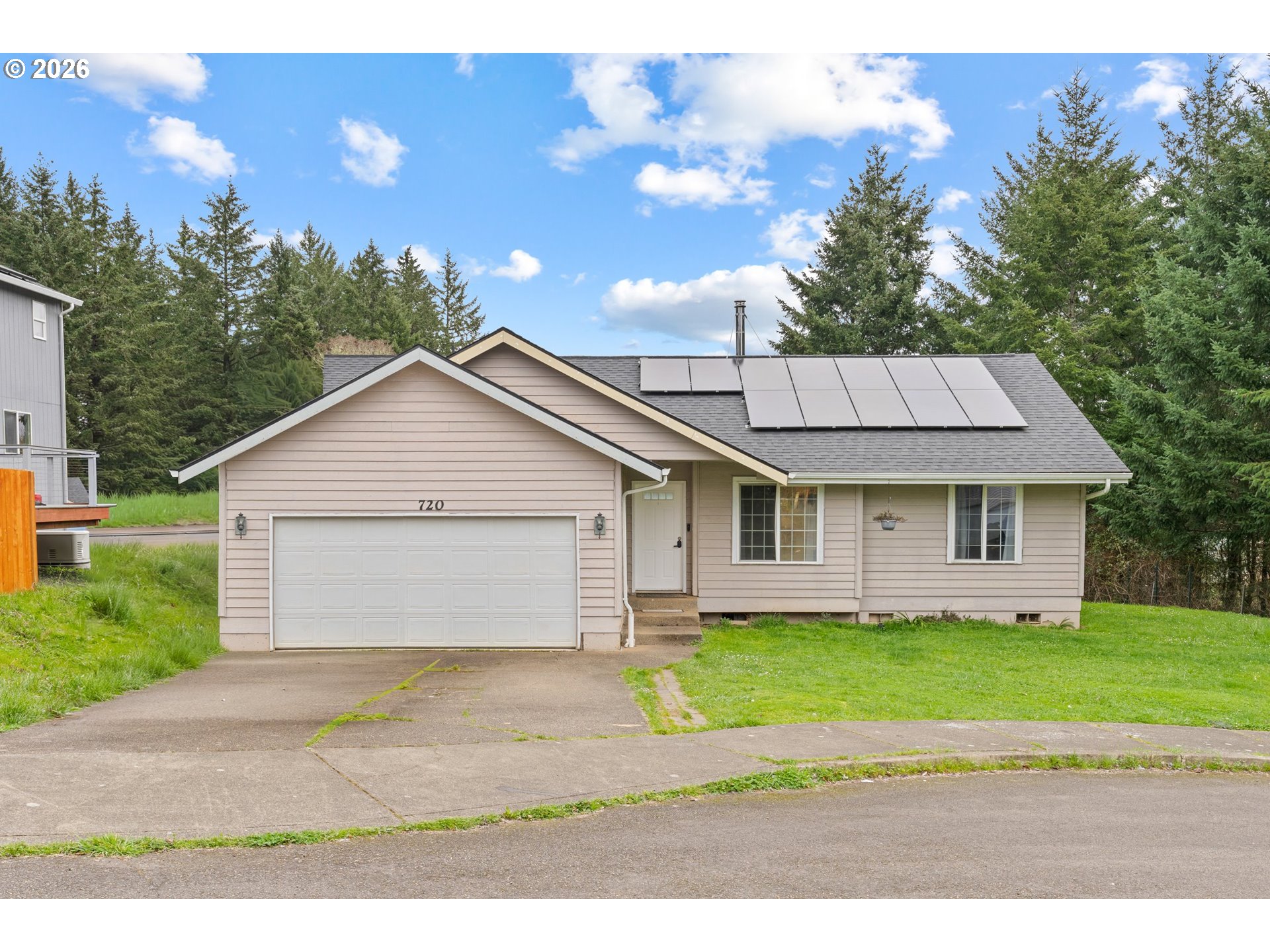 720 SW Pioneer Ct — photo