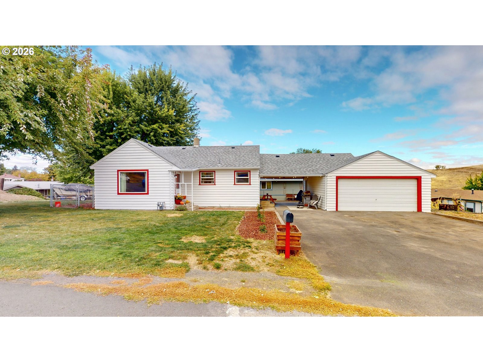 1003 SE Isaac Ave — photo
