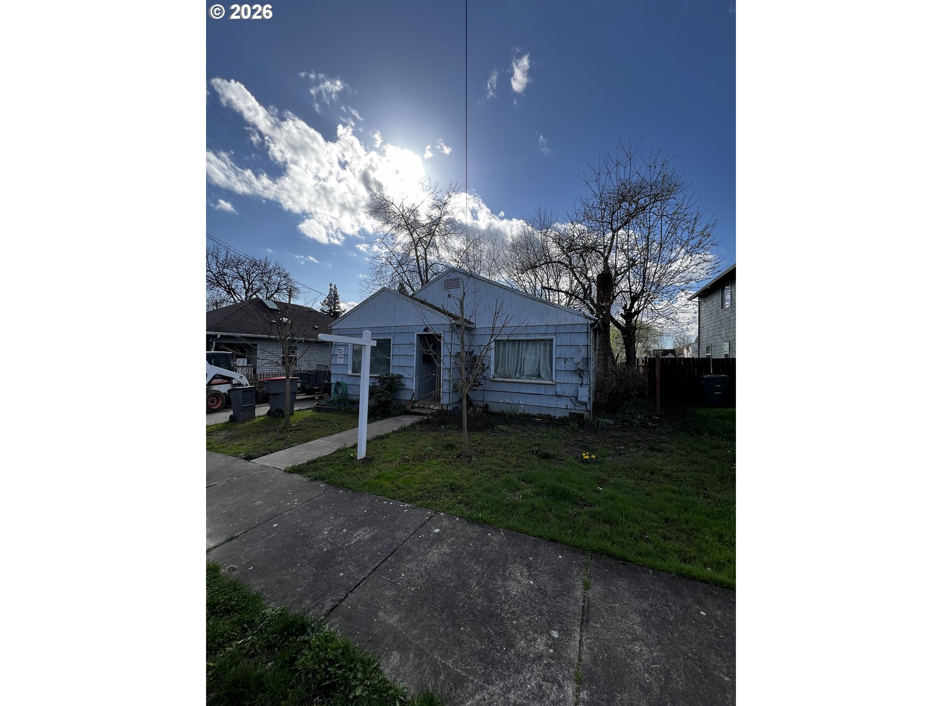 1215 NE Irvine St — photo