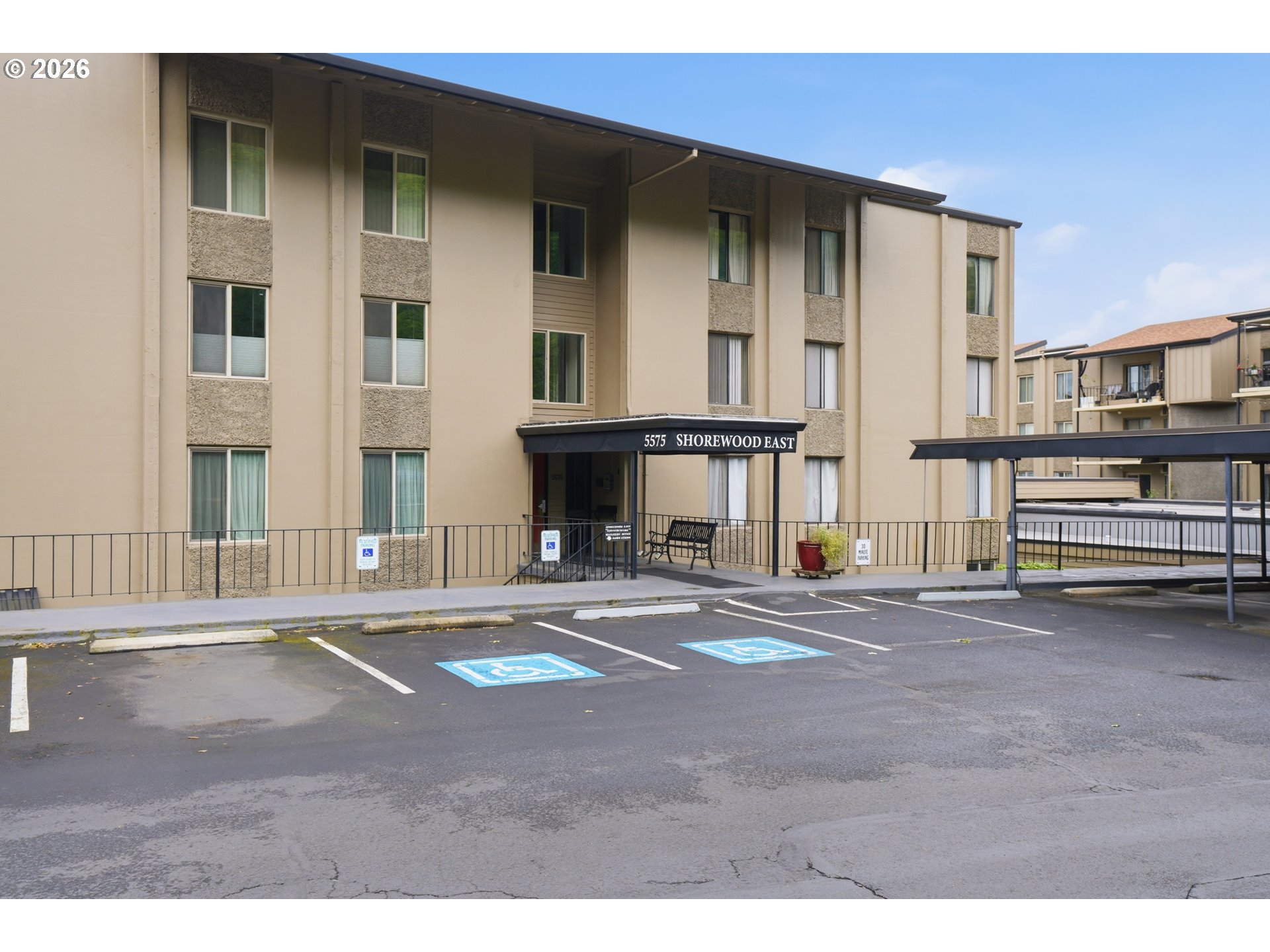 5575 E Evergreen Blvd 4406 — photo