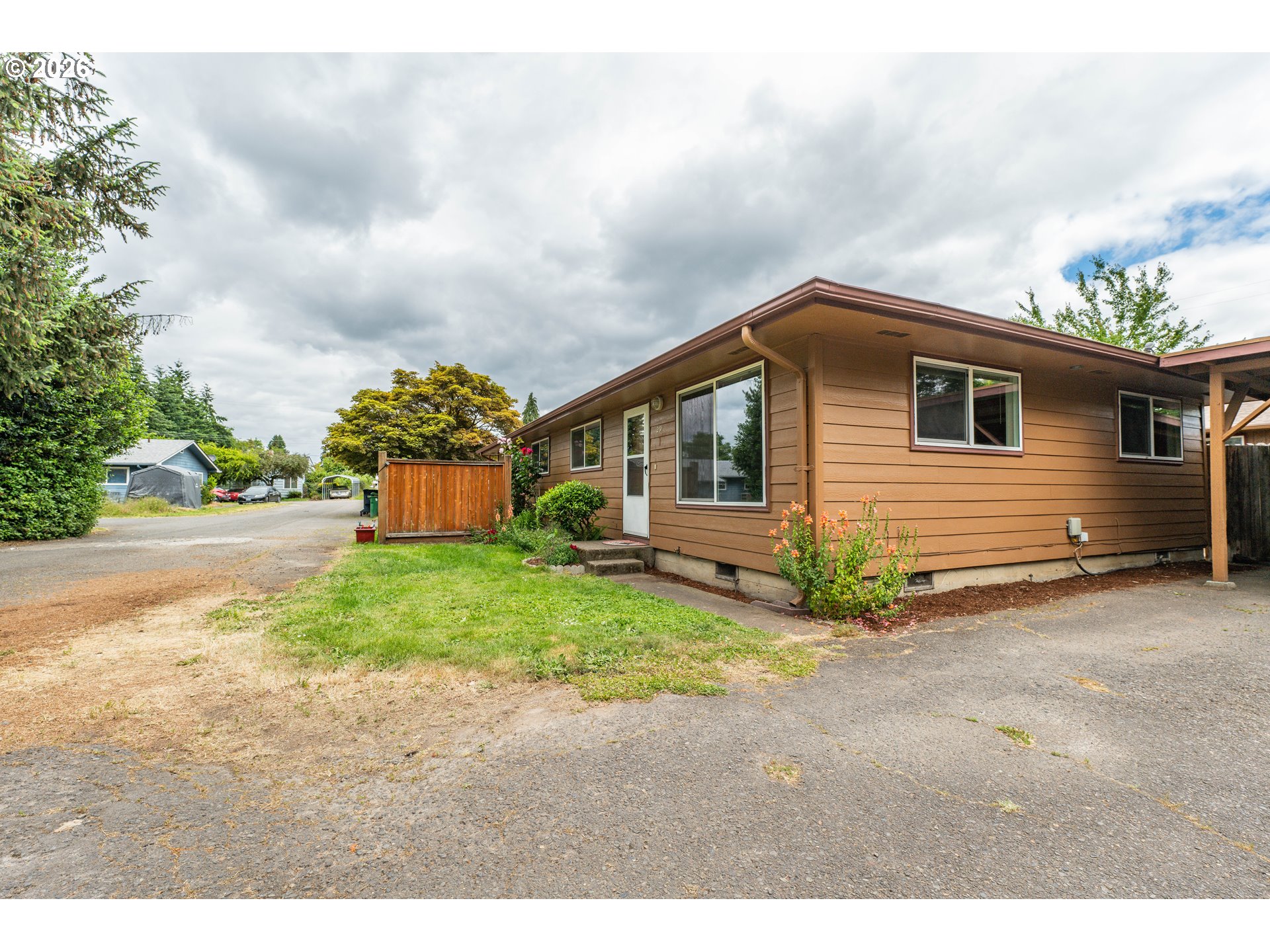 229 Holeman Ave, Eugene, OR 97404 — photo 3