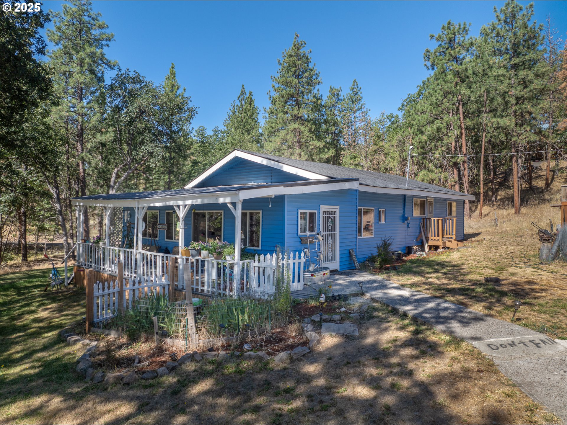 174 N Circle Dr — photo