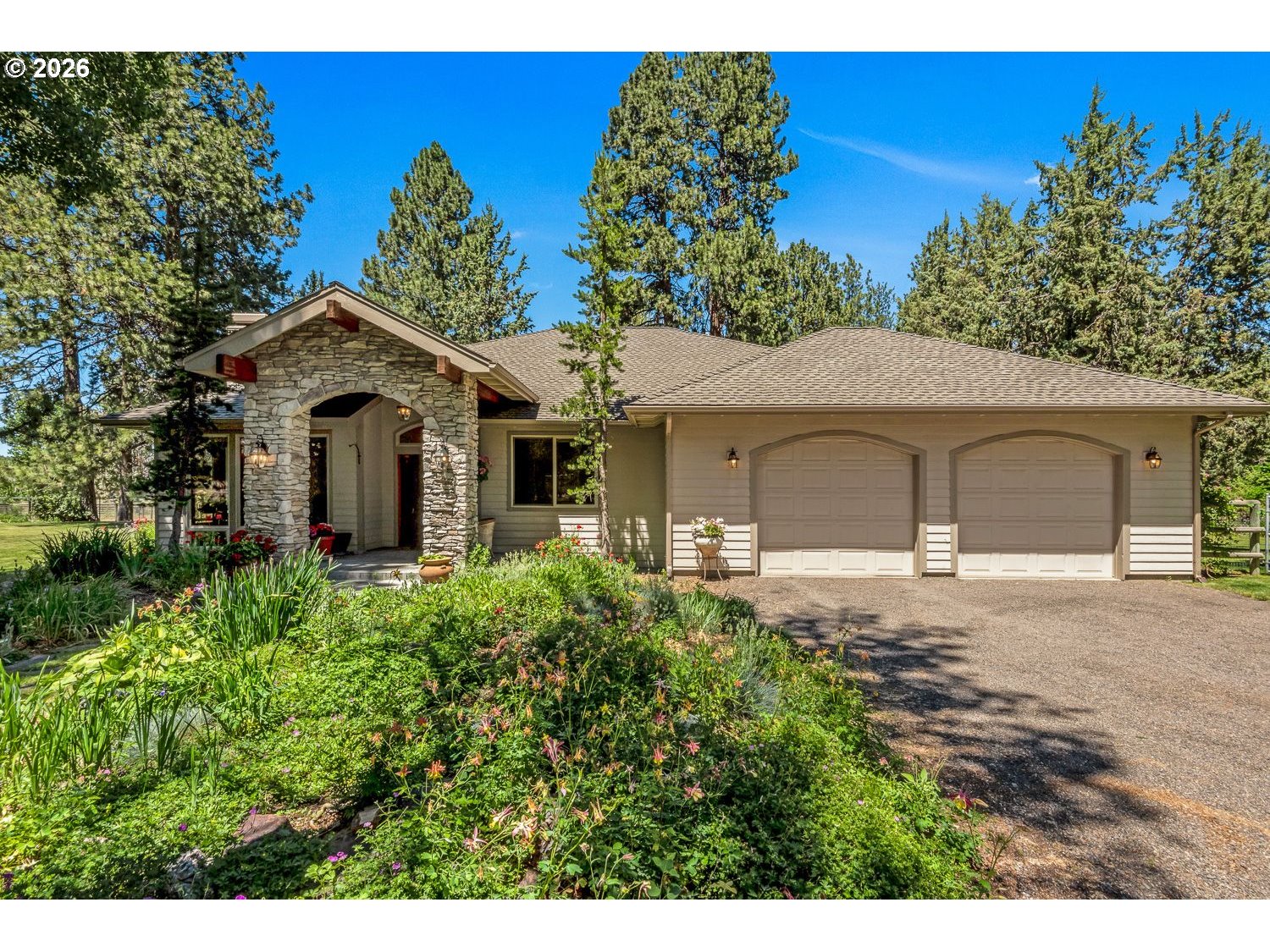 64464 Collins Rd, Bend, OR 97703 — photo 2