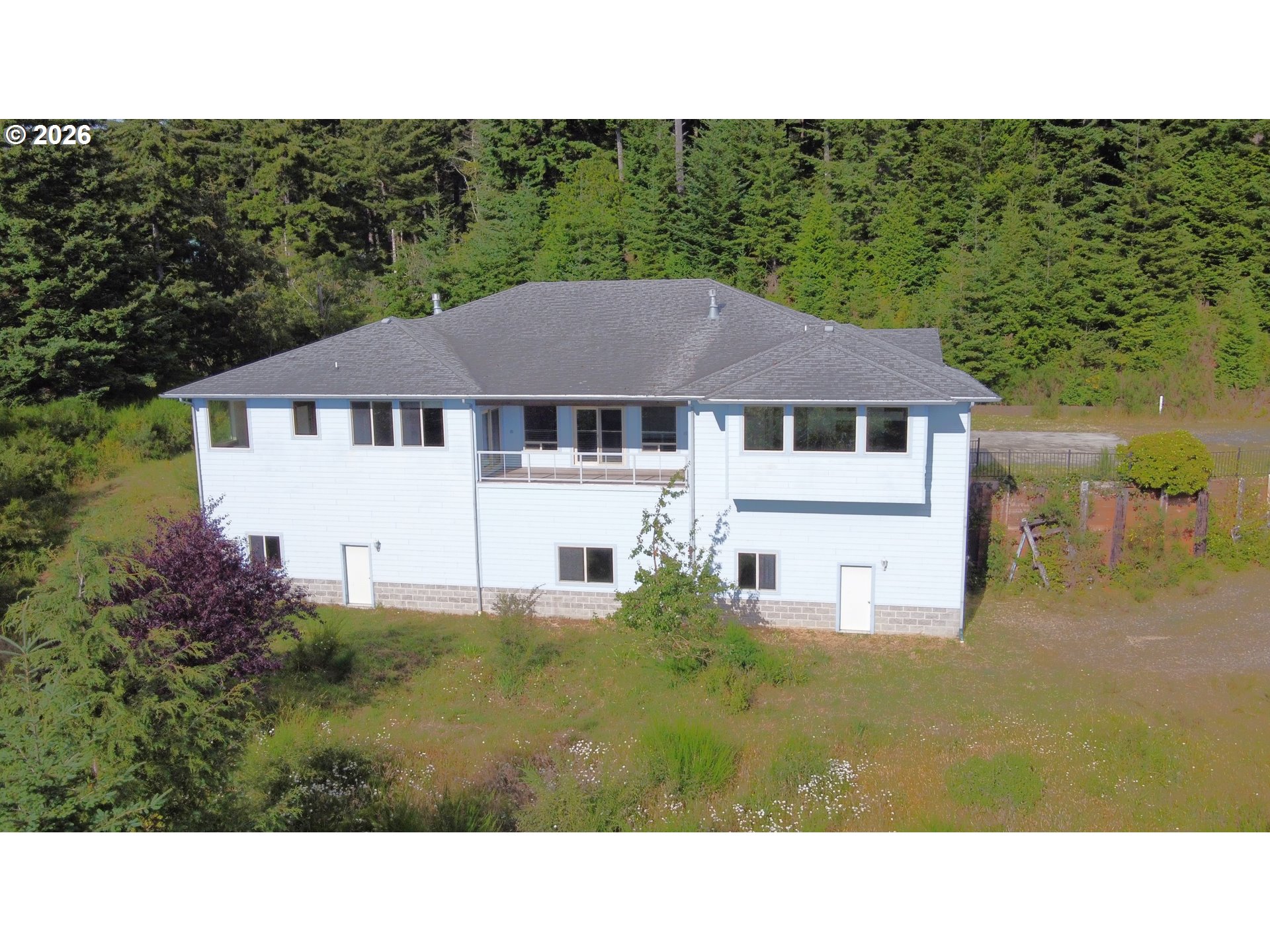 47500 Pacific View Dr — photo