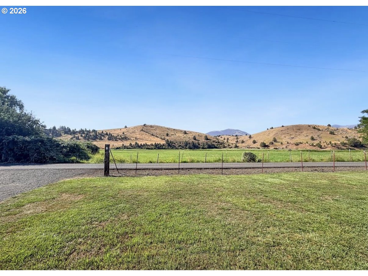70 W Riverside, MountVernon, OR 97865 — photo 2