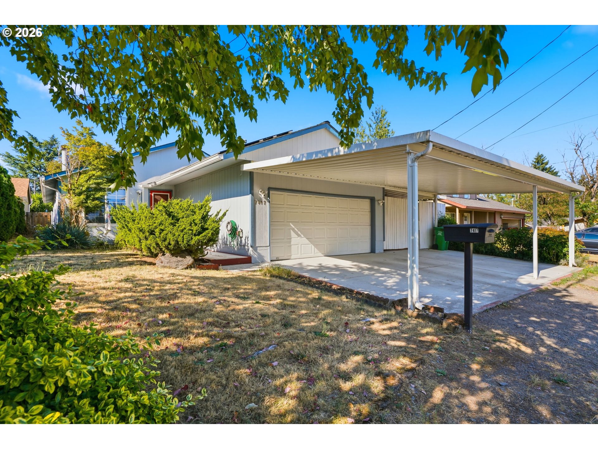 7417 SE Sherrett St — photo