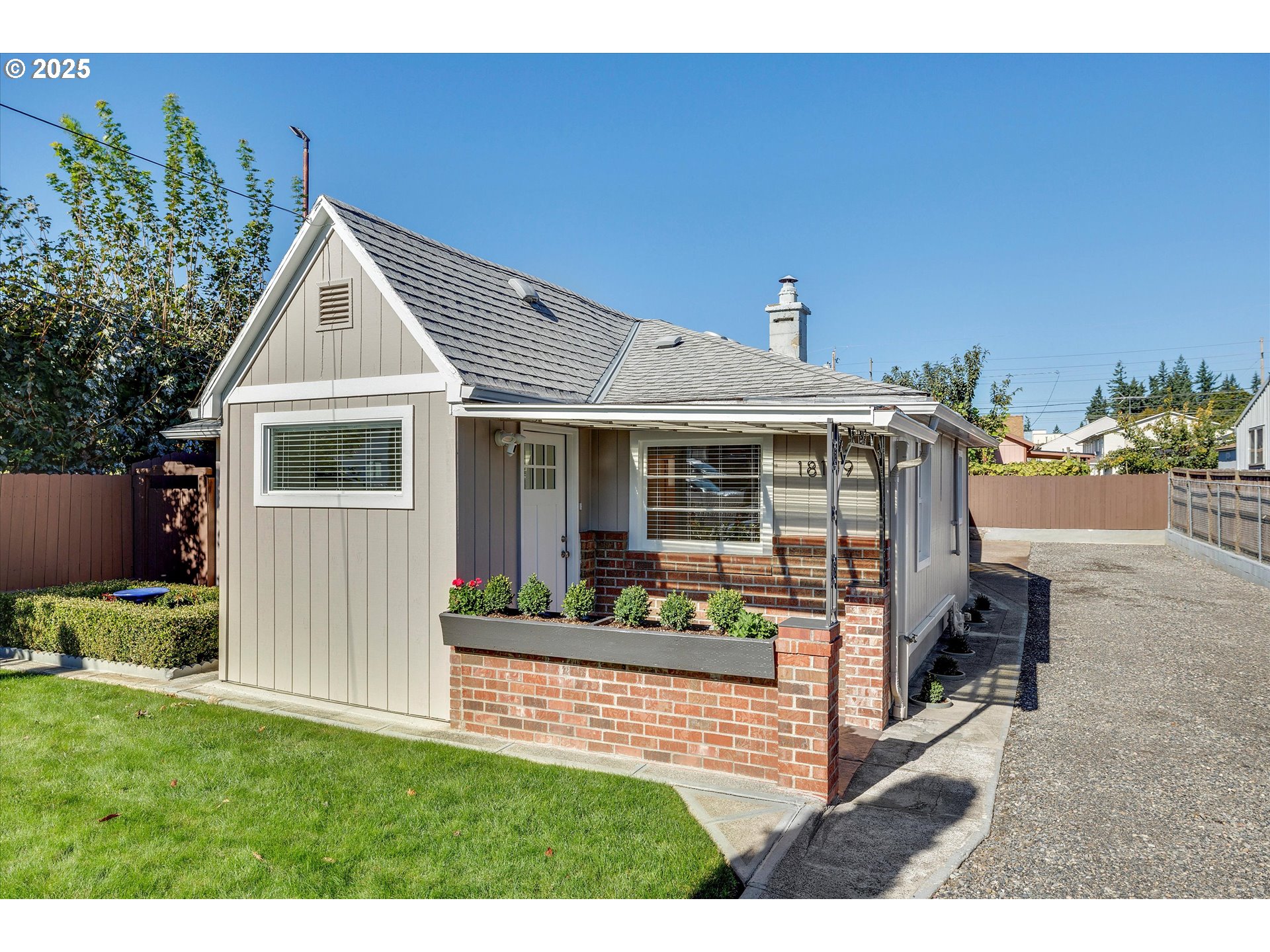 18149 SE Pine St — photo