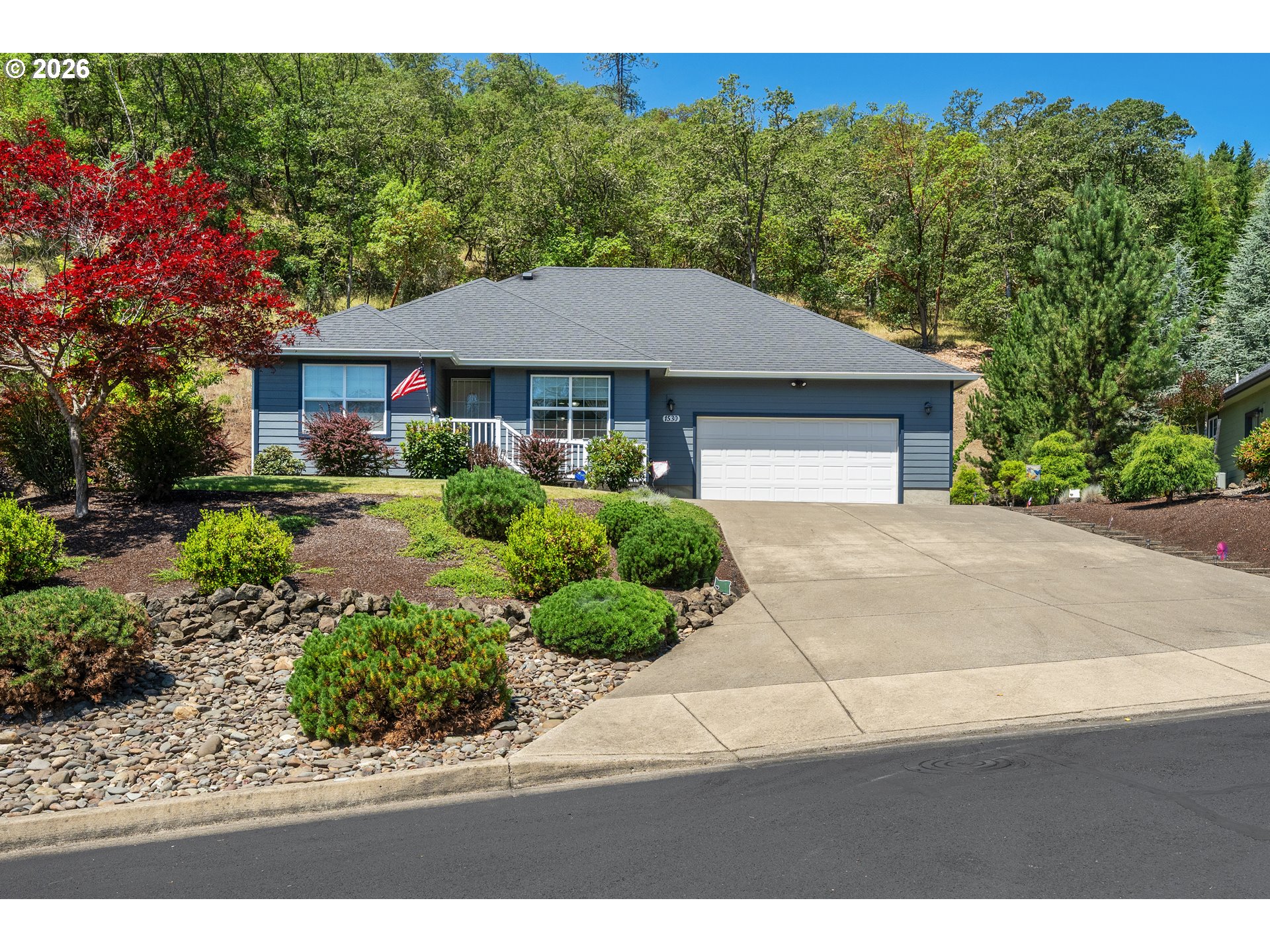 1530 NE Rocky Dr — photo
