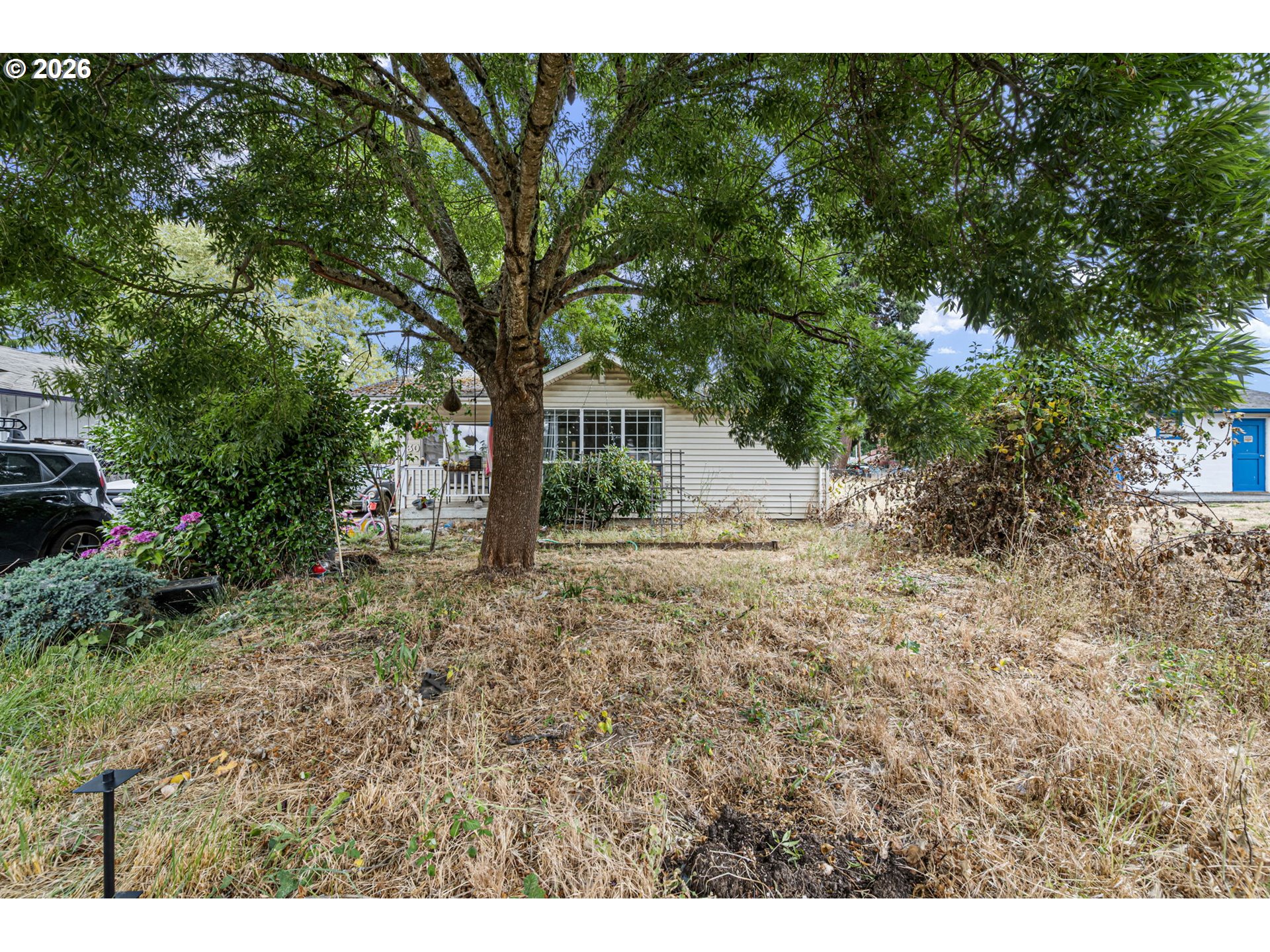 830 Deal St — photo