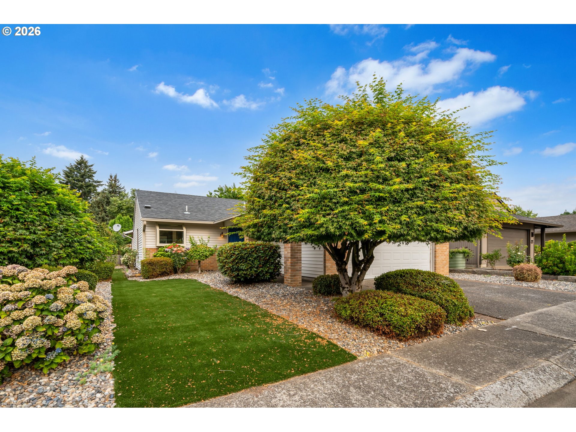 2406 SE Balboa Dr — photo
