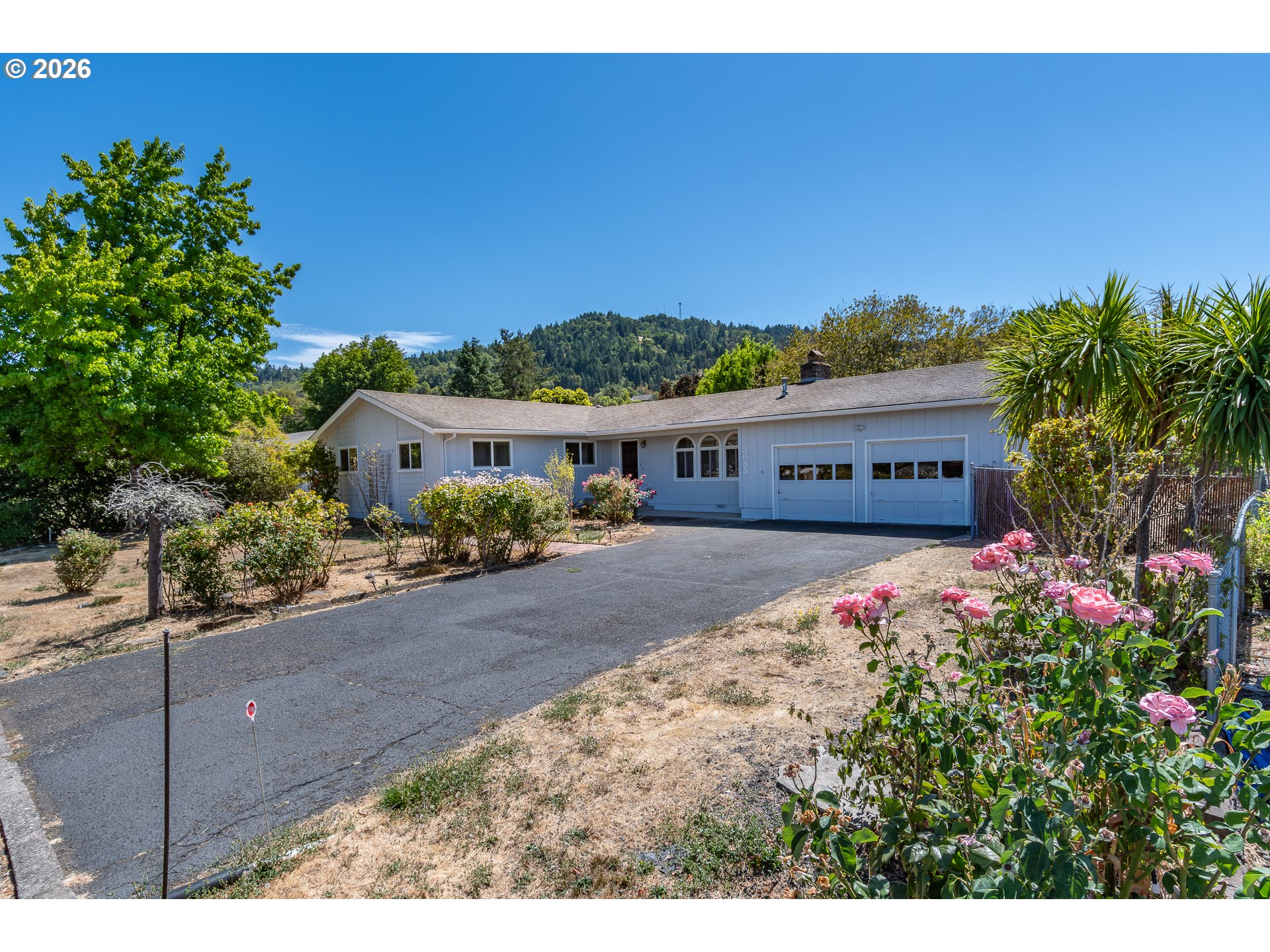 3085 W Shasta Ave — photo
