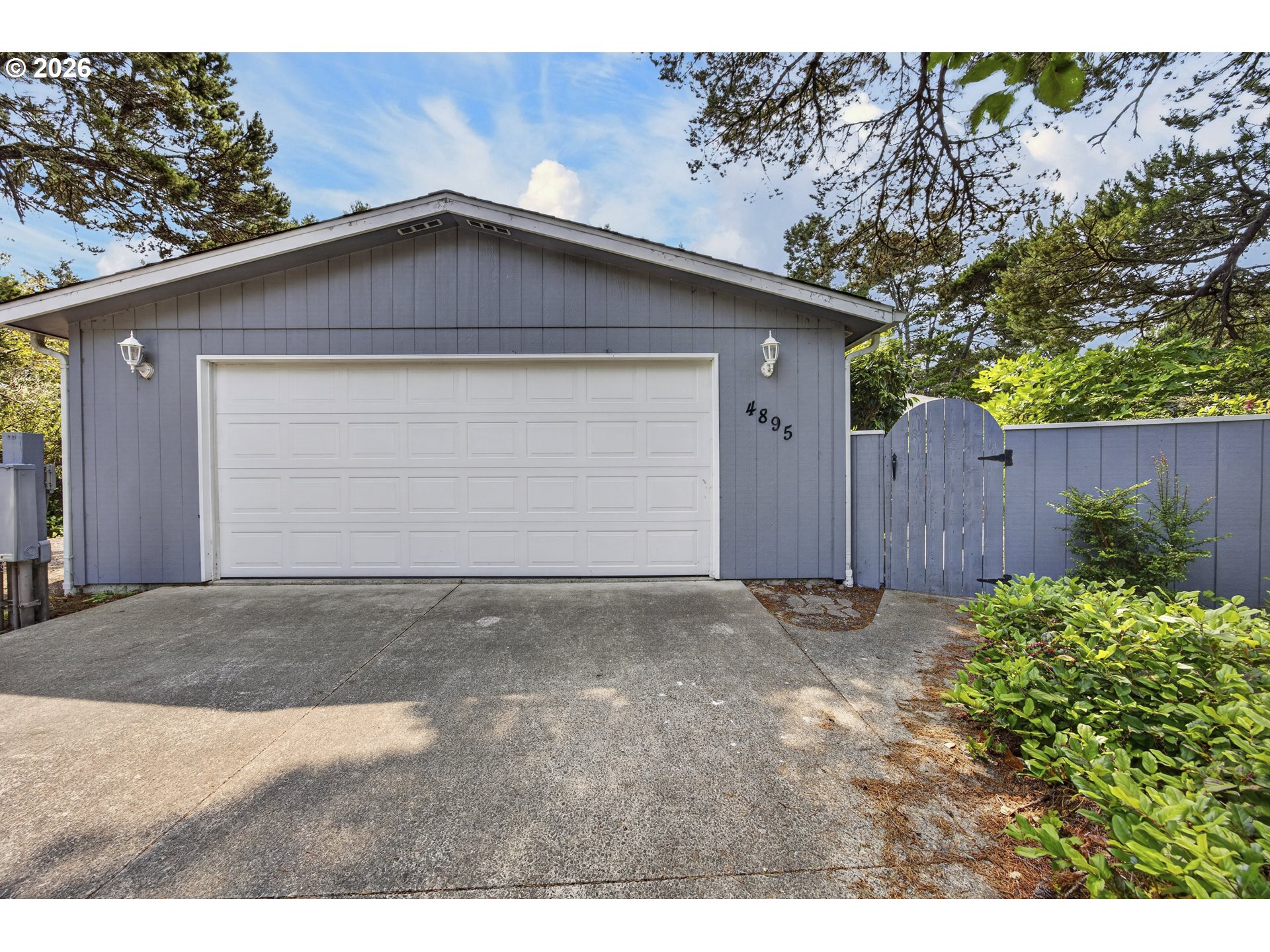 4895 Seapine Dr — photo