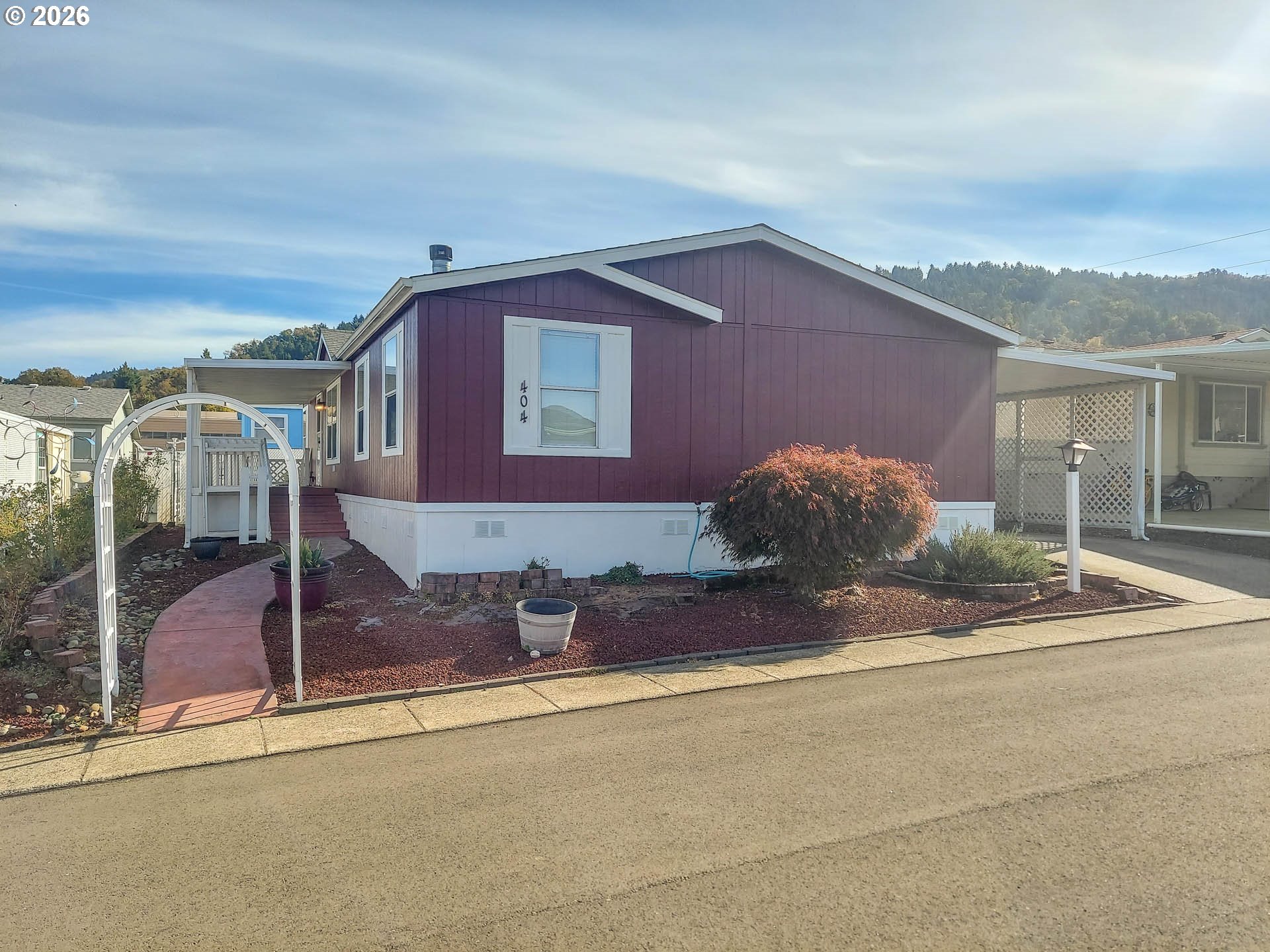 404 W Riverridge Ave — photo