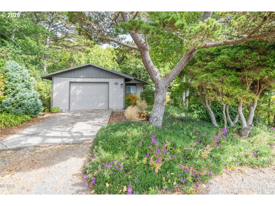 5540 Palisades Dr — photo
