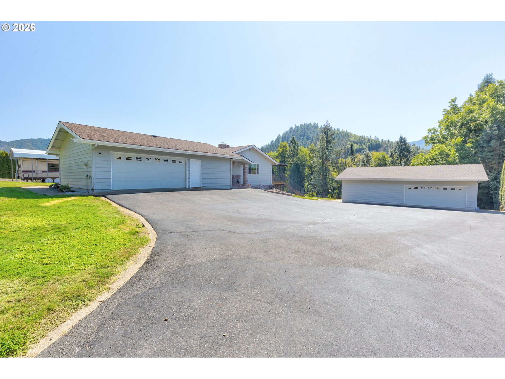 7695 N Applegate Rd, GrantsPass, OR 97527 — photo 2