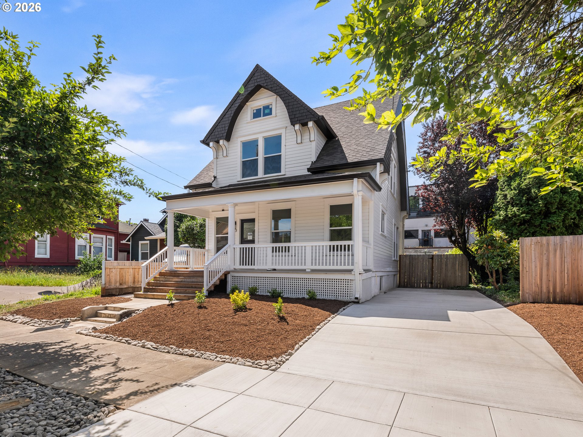 3818 SE Morrison St — photo