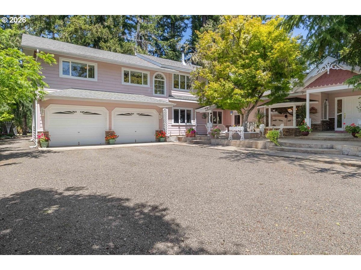 1300 Fair Oaks Rd — photo