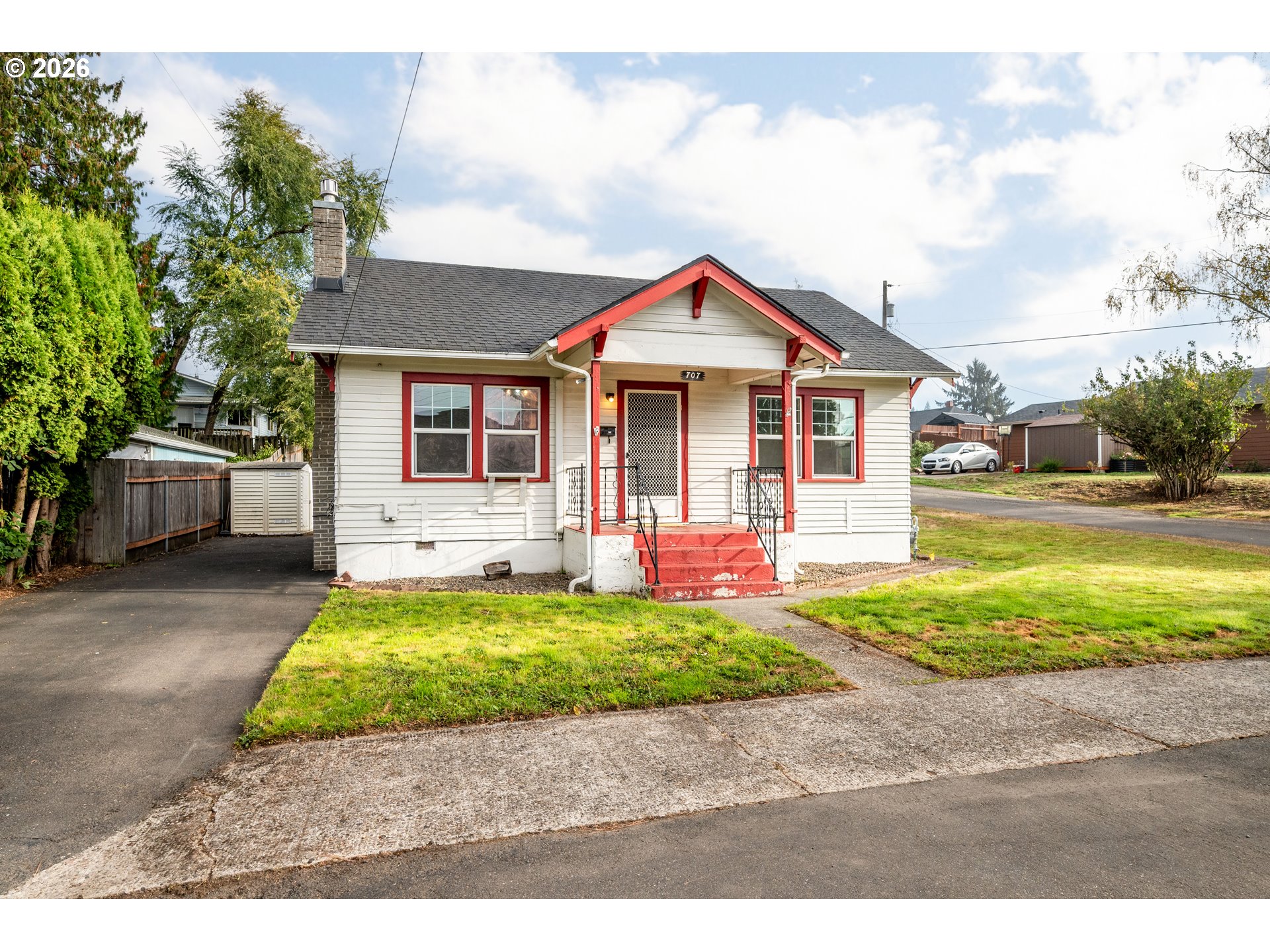 707 Ayers St — photo