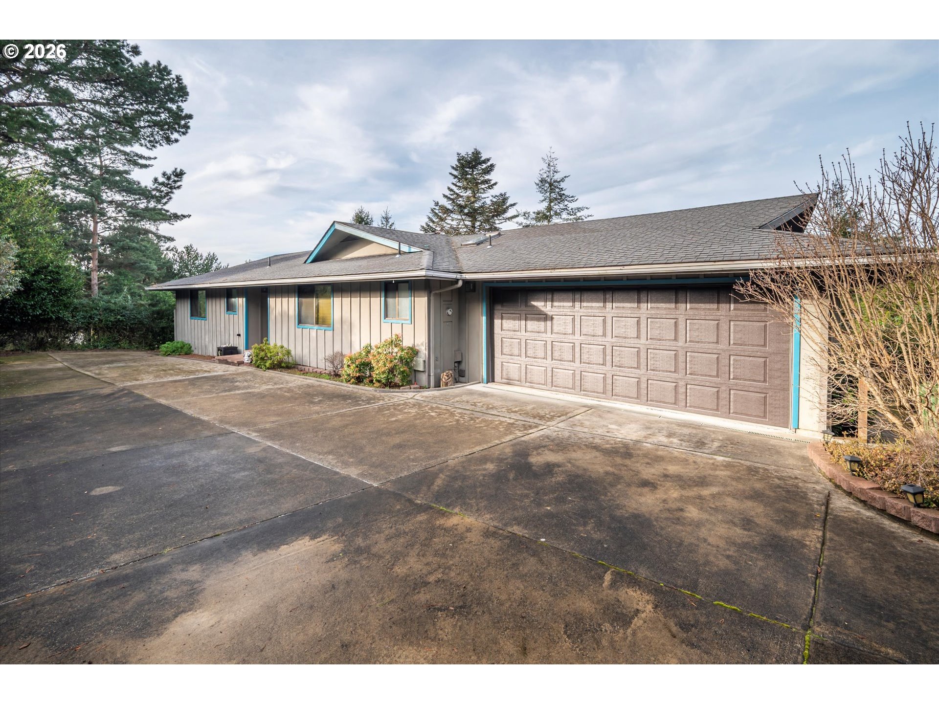 875 Signal Way — photo