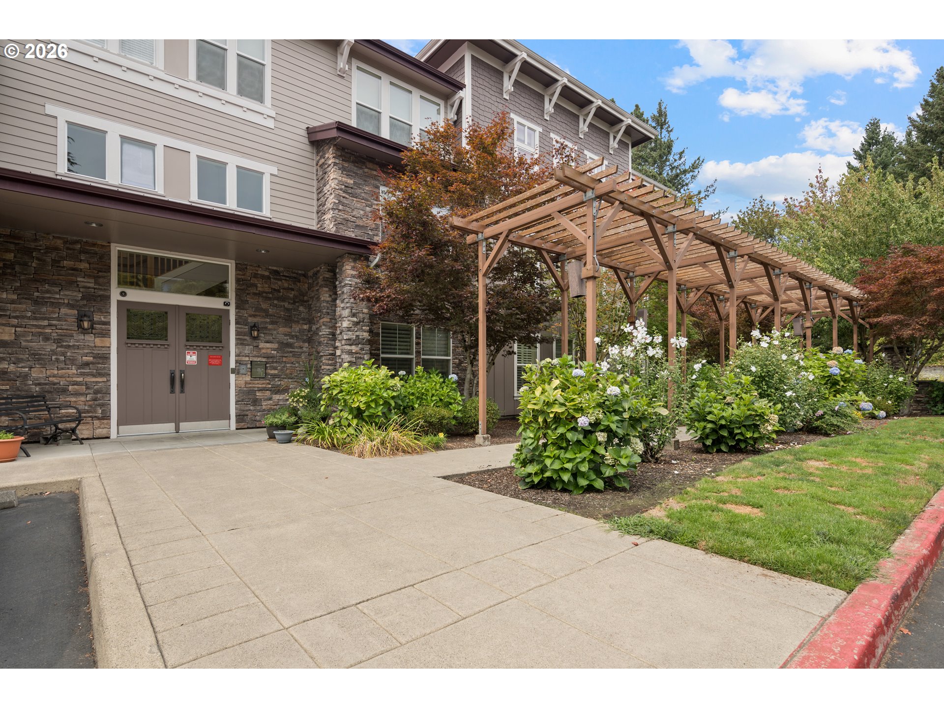1258 NW Shattuck Way 308 — photo