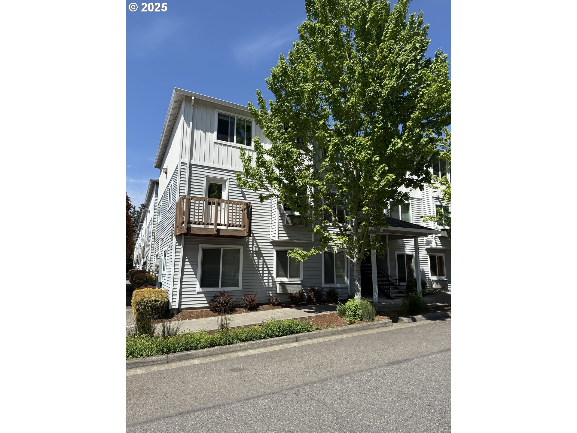 217 NE 146th Ave 4 — photo