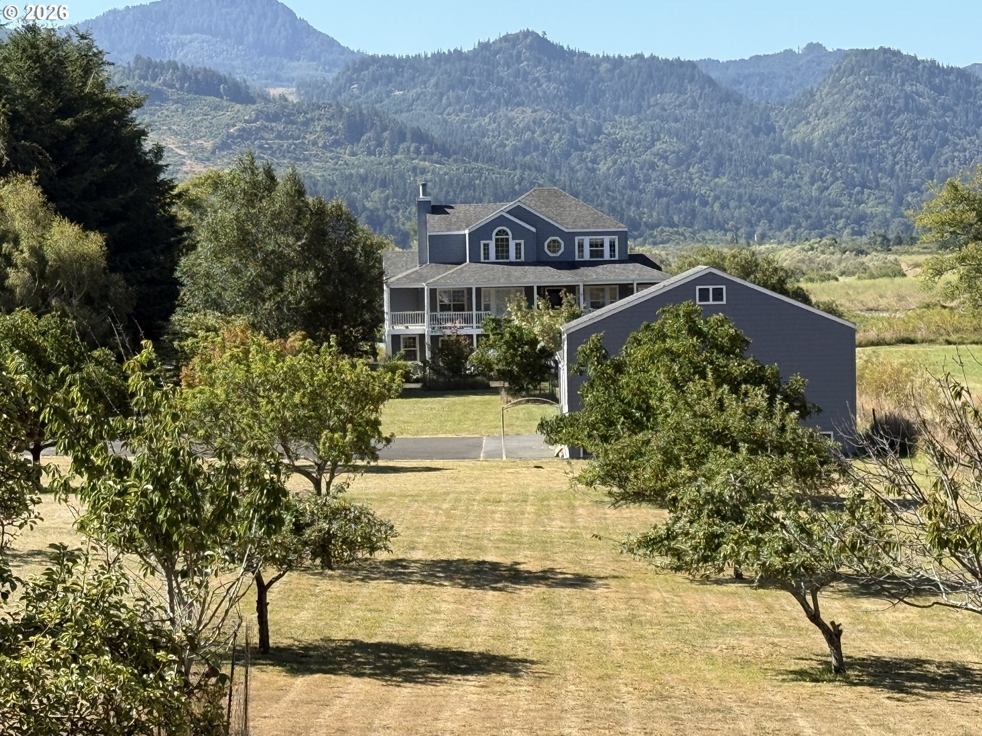 95570 N Bank Rogue River Rd — photo