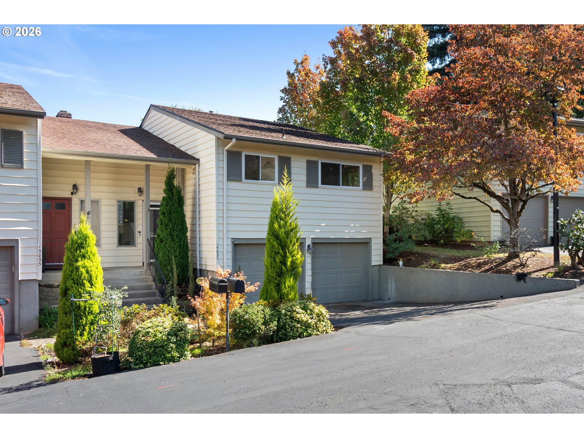 15037 NE Siskiyou Ct — photo