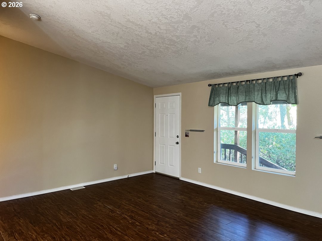 148 Outer Dr, Florence, OR 97439 — photo 3