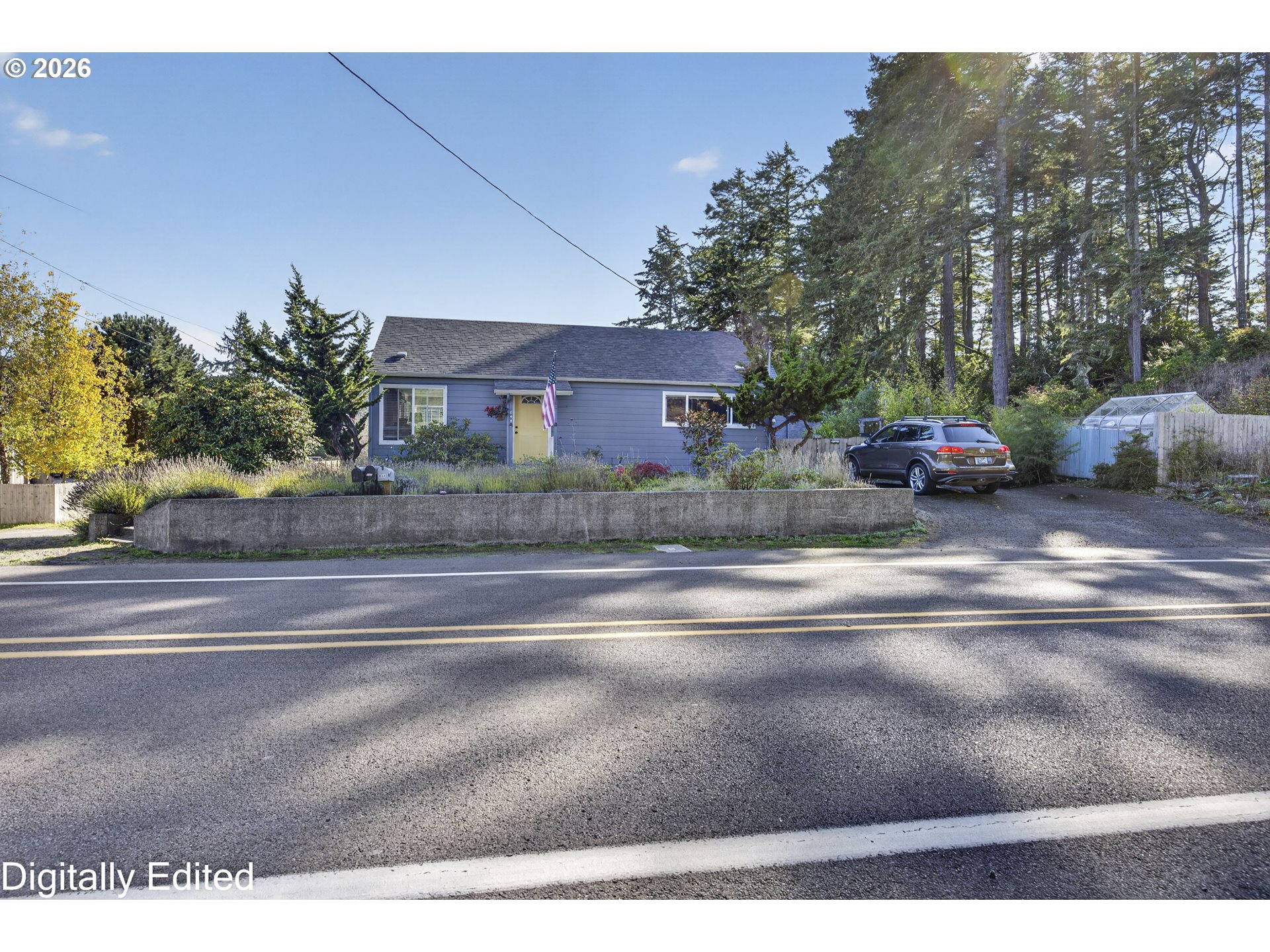 844 Rhododendron Dr — photo