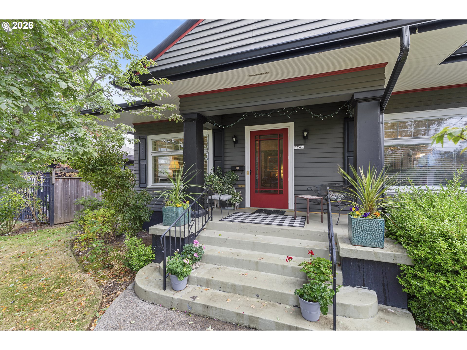 4249 SE Stark St — photo