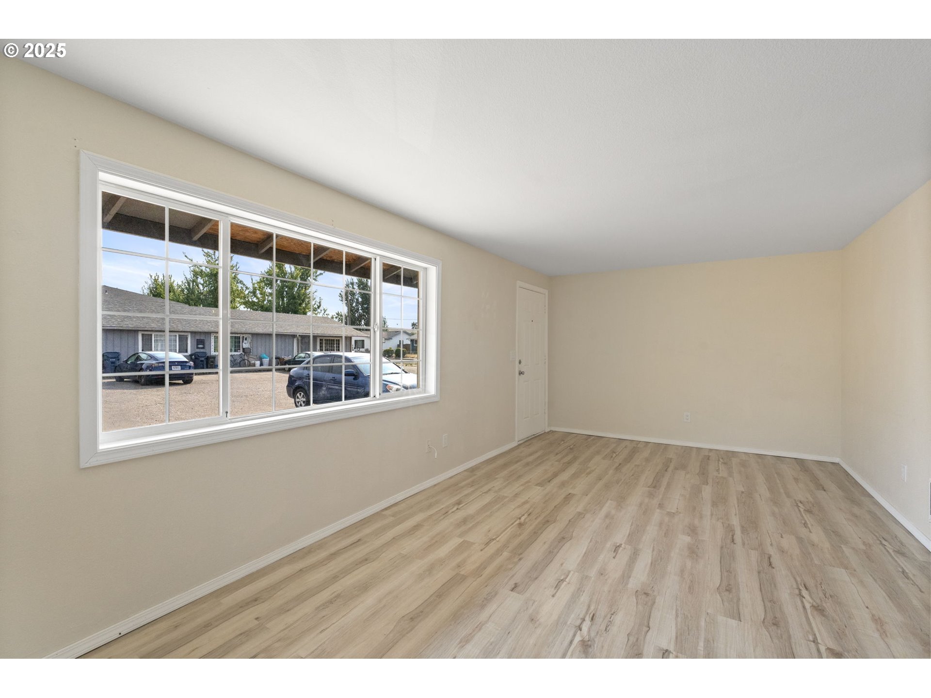 351 40th St, Springfield, OR 97478 — photo 3
