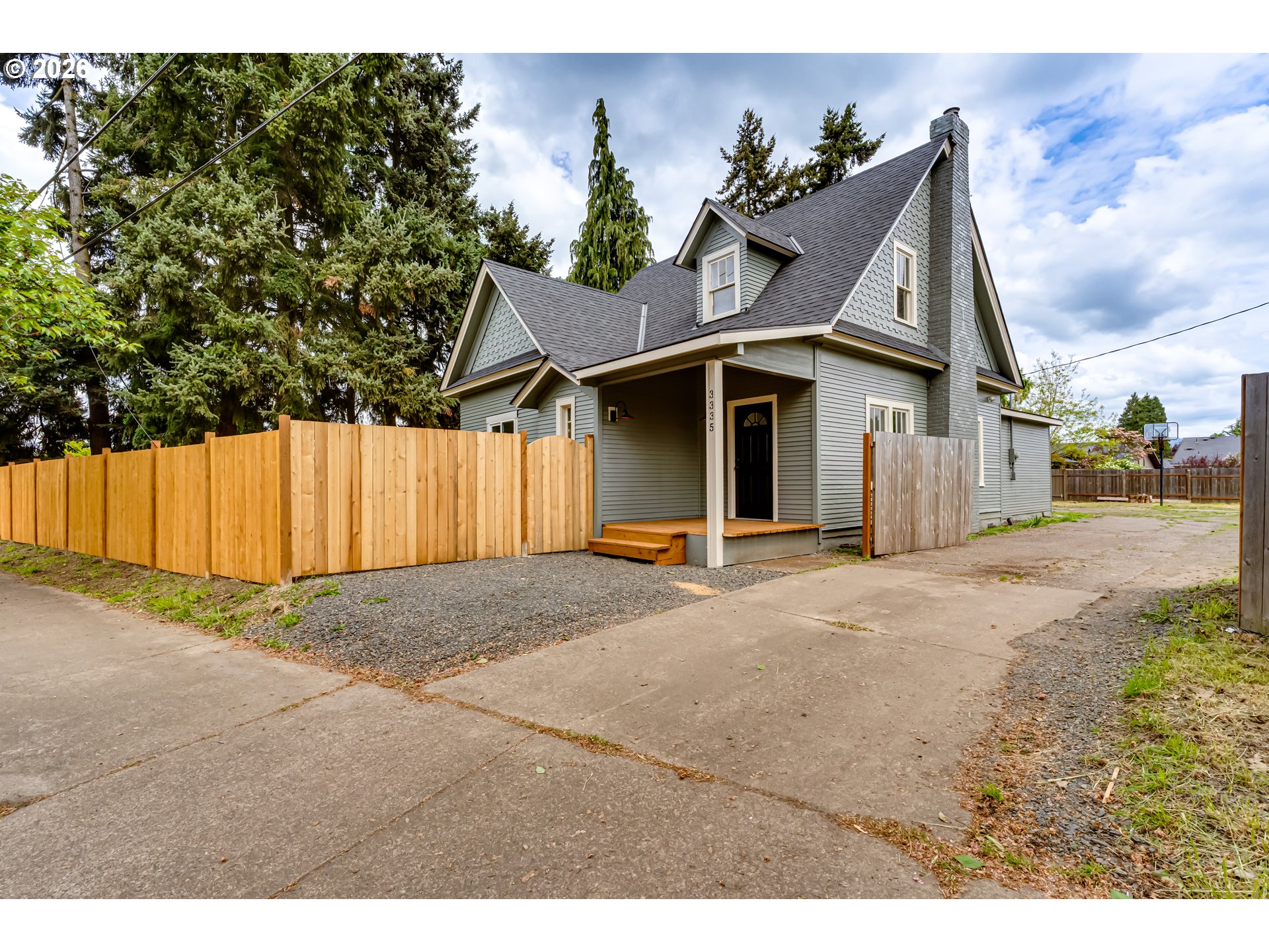 3335 River Rd — photo